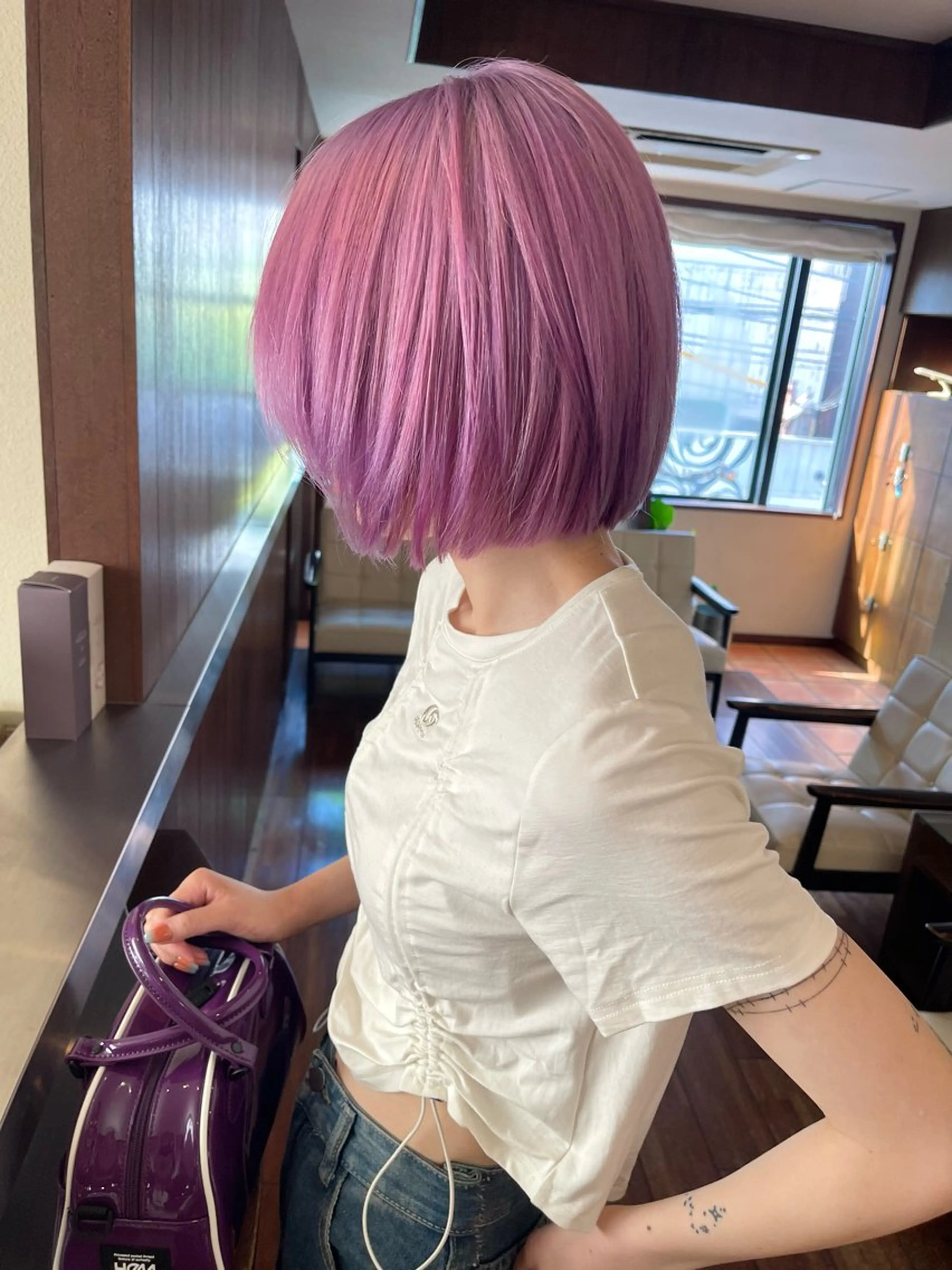 ショート カラー ラベンダーカラー カット ヘアカラー トリートメント 髪質改善ｶﾗｰ ｹｱﾌﾞﾘｰﾁ/ﾀﾑのヘアスタイル