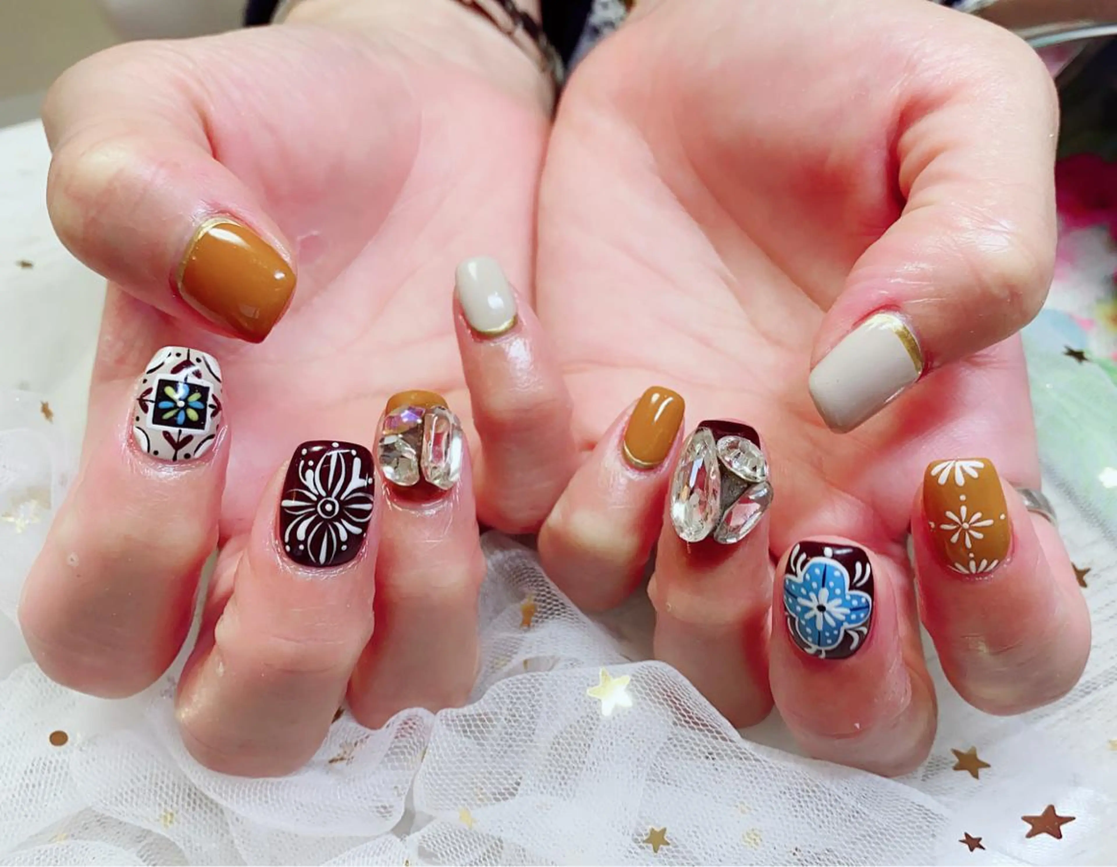 カラー ネイル アートネイル Q Free nailsのネイルデザイン