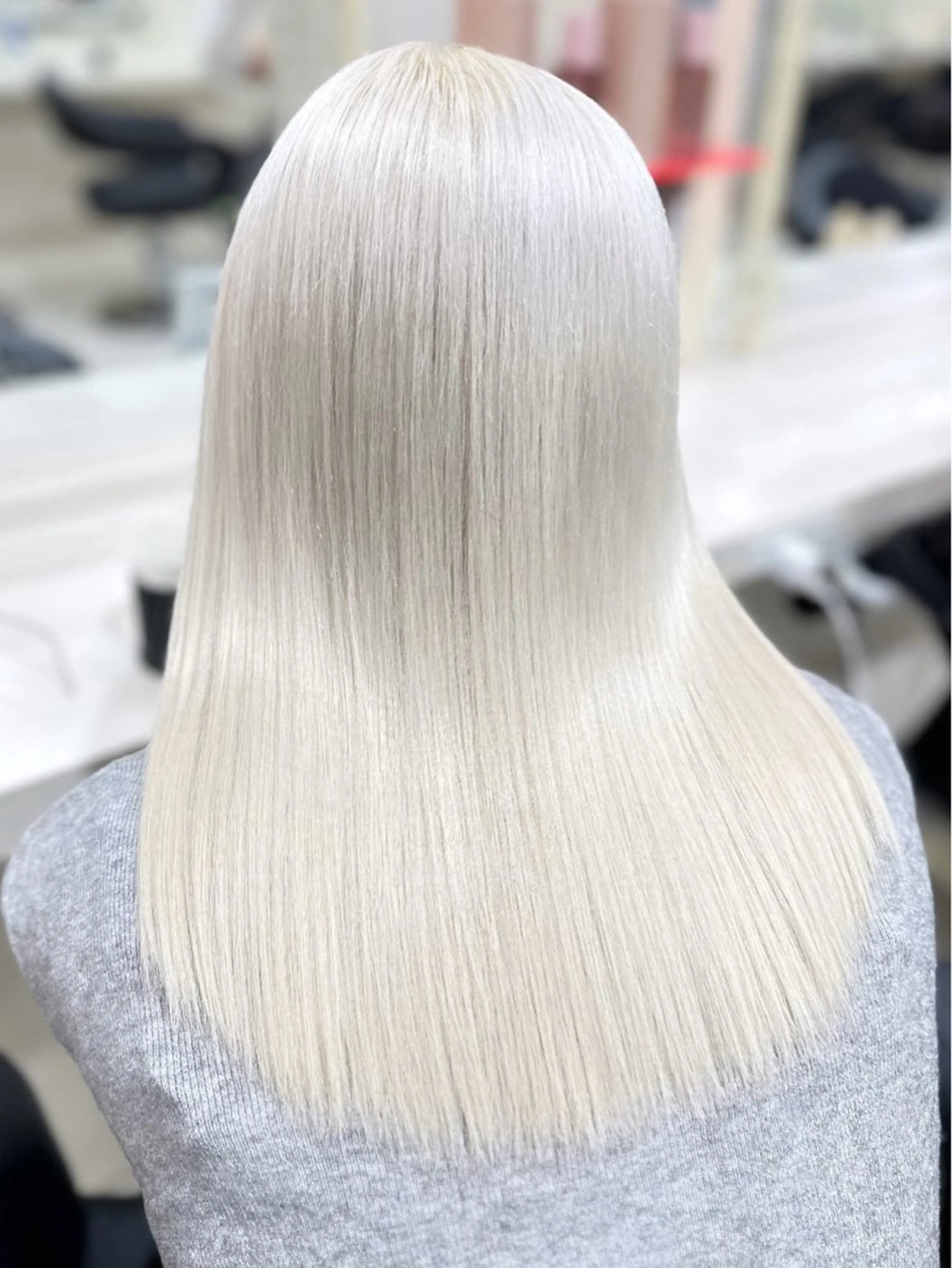 ロング カラー ヘアアレンジ カット ヘアカラー トリートメント 艶カラー/ハイトーン /レイヤーカットのヘアスタイル