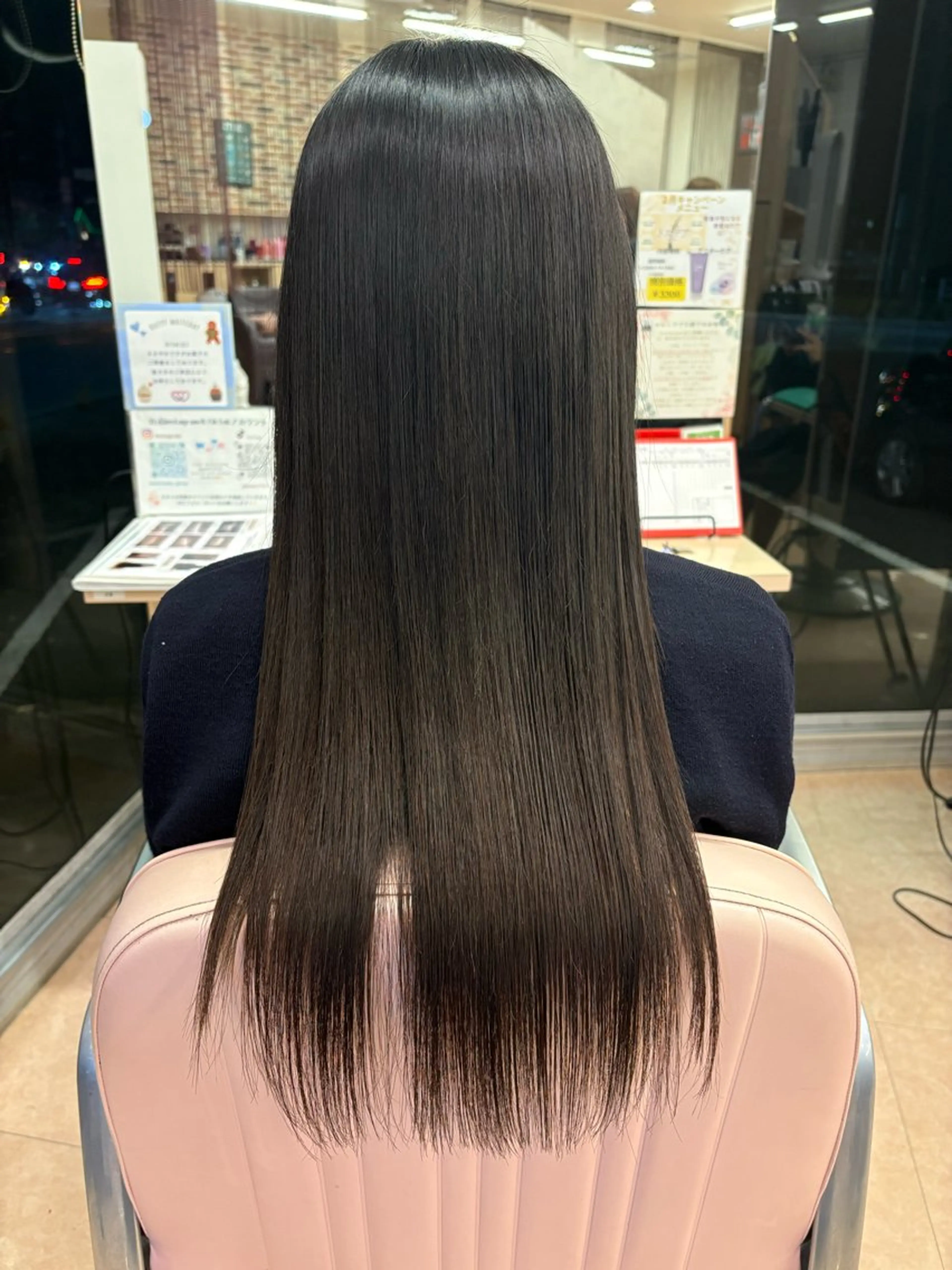 ロング 縮毛矯正 佐々木 凪咲のヘアスタイル