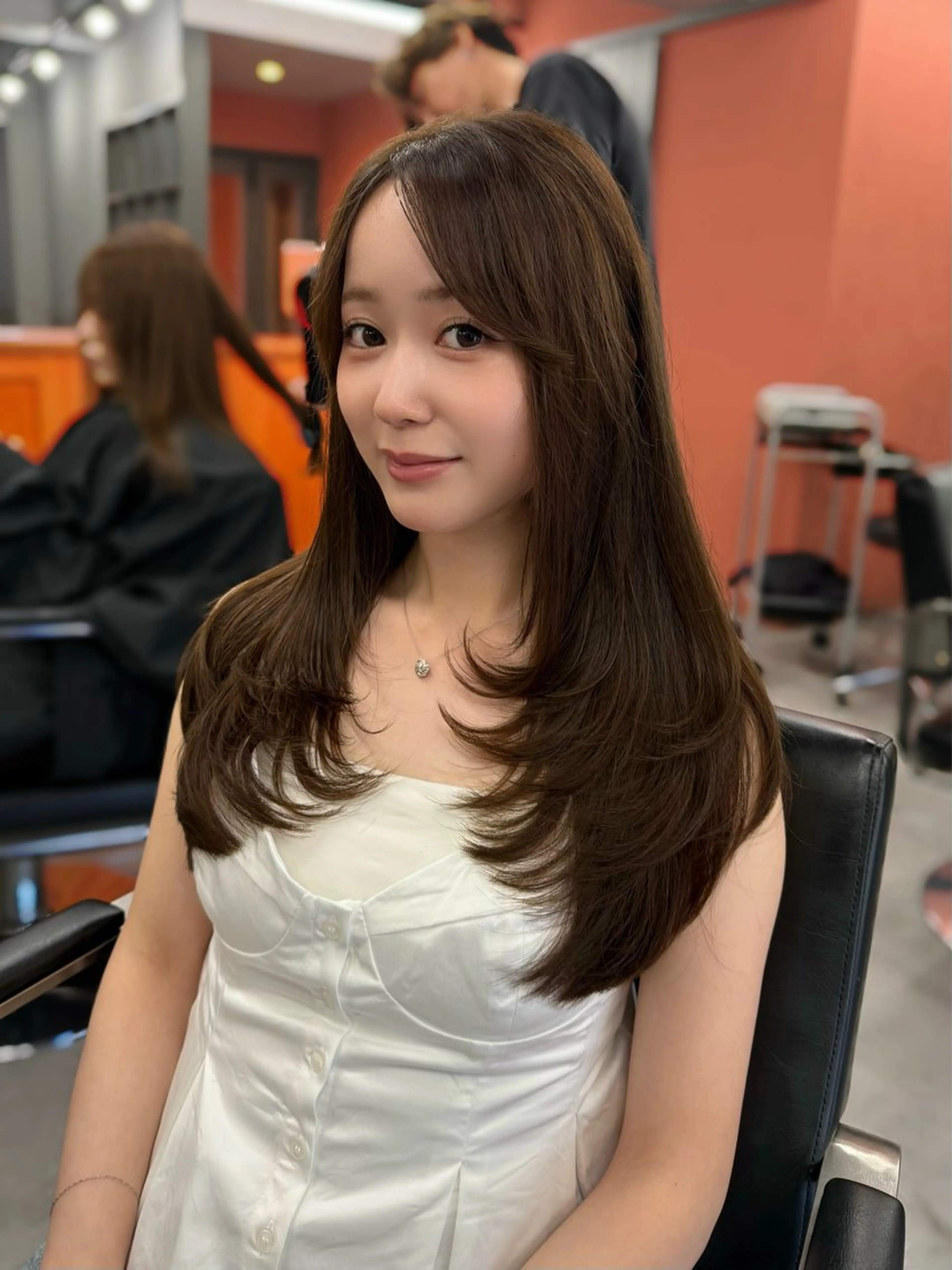 ロング カラー カット ヘアカラー ミルクティーベージュ ❤︎レイヤー　MIAのヘアスタイル