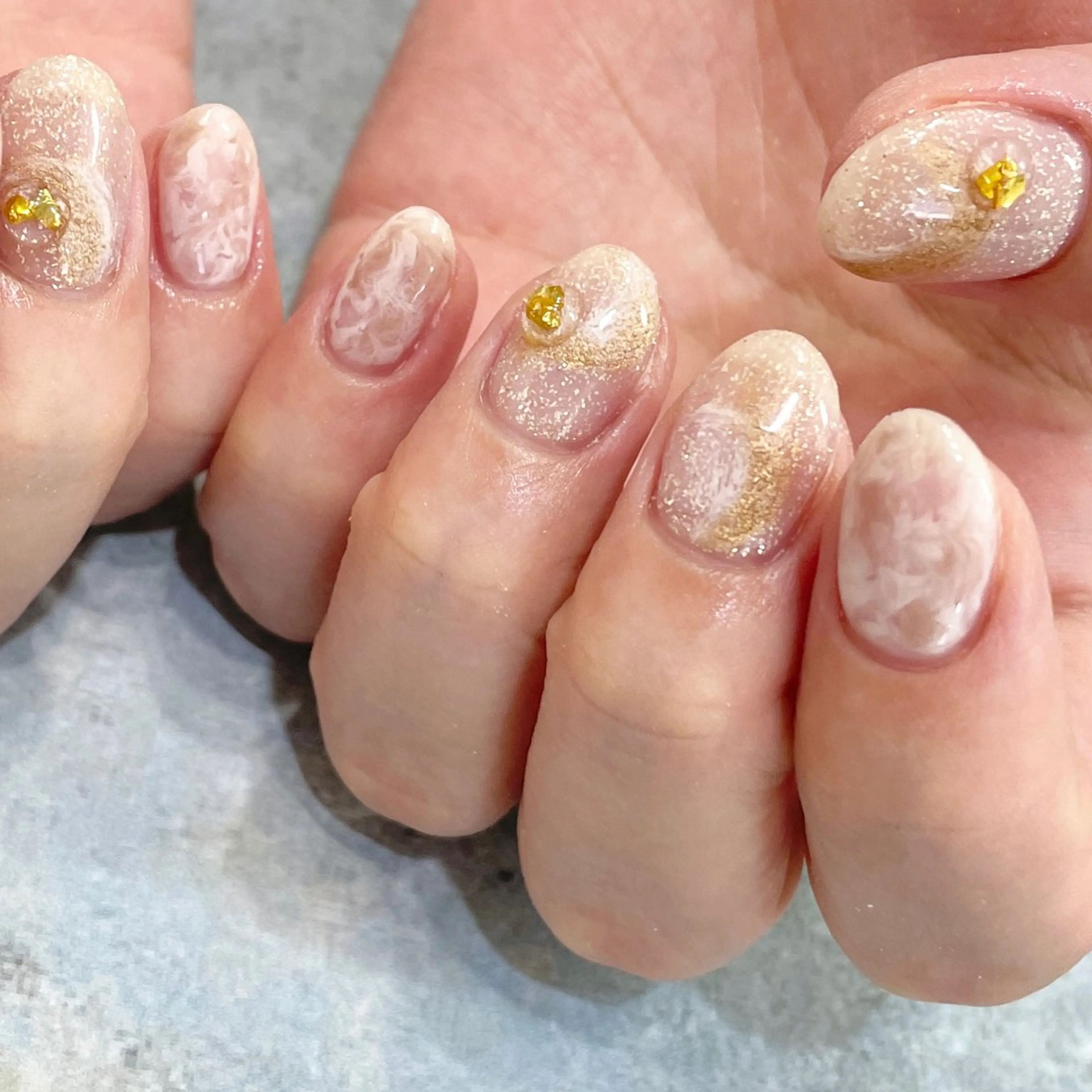 ネイル グリーン 氷ネイル・うるうるネイル キラキラネイル 韓国ネイル マグネットネイル ハンドネイル 園田 ソノダのネイルデザイン