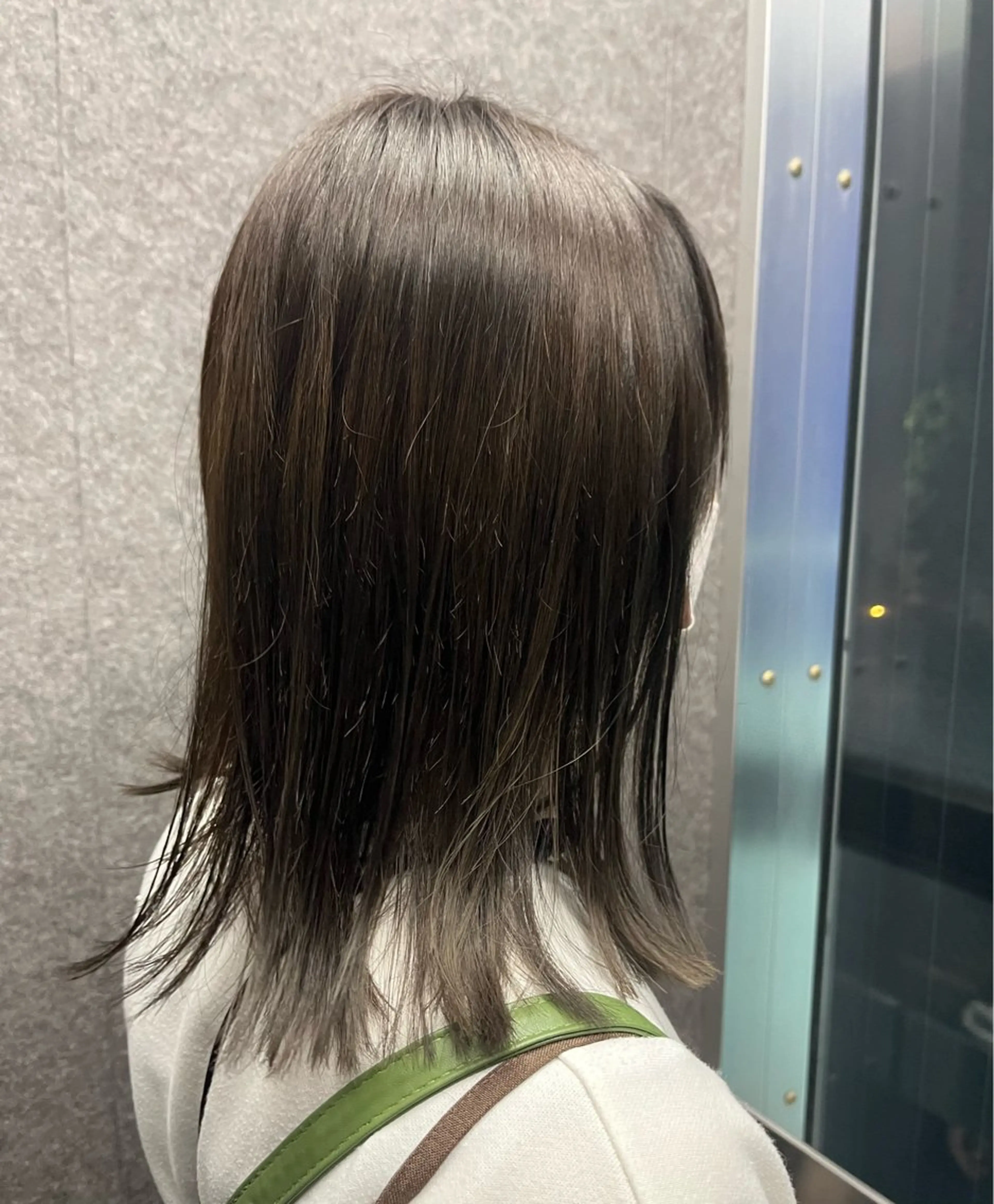 カラー グレージュ 福島 菜摘のヘアスタイル