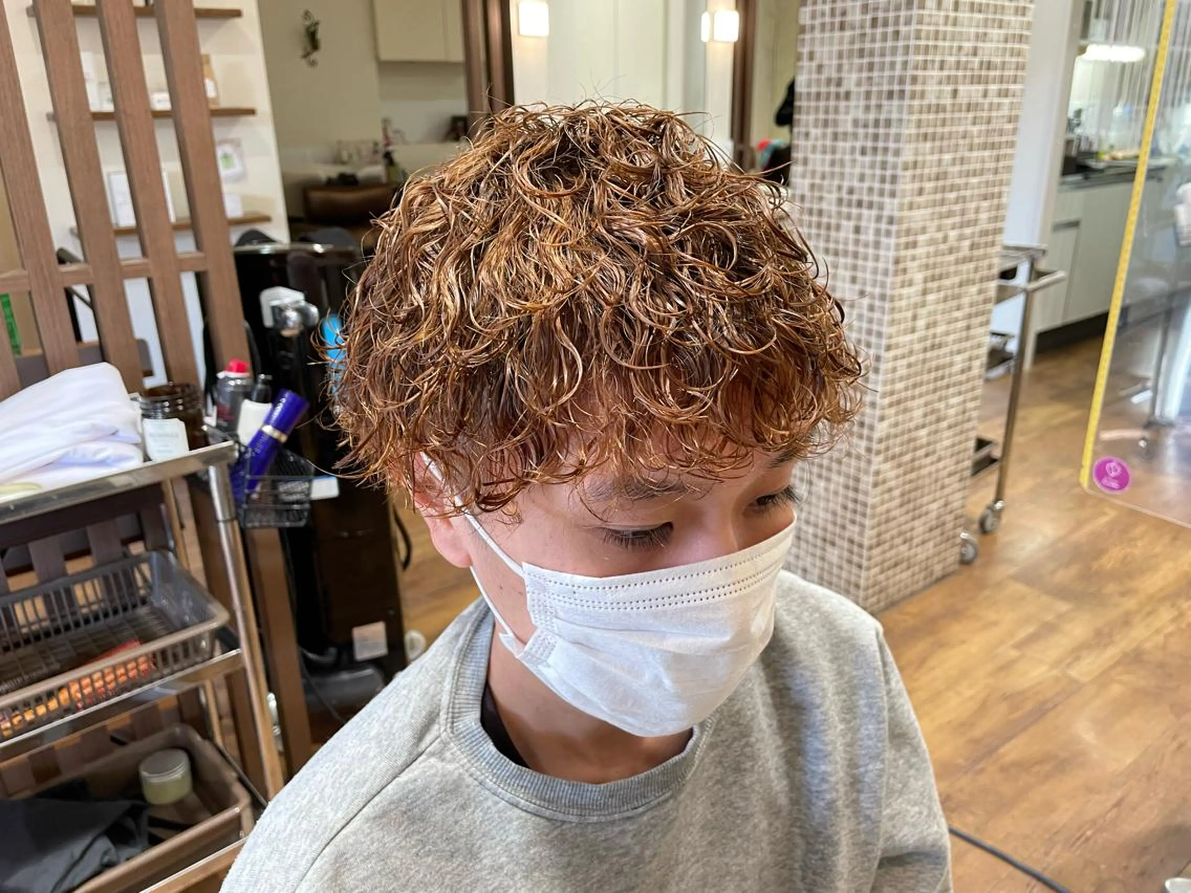 パーマ メンズ メンズパーマ 波巻きパーマ 絹村 健人のヘアスタイル