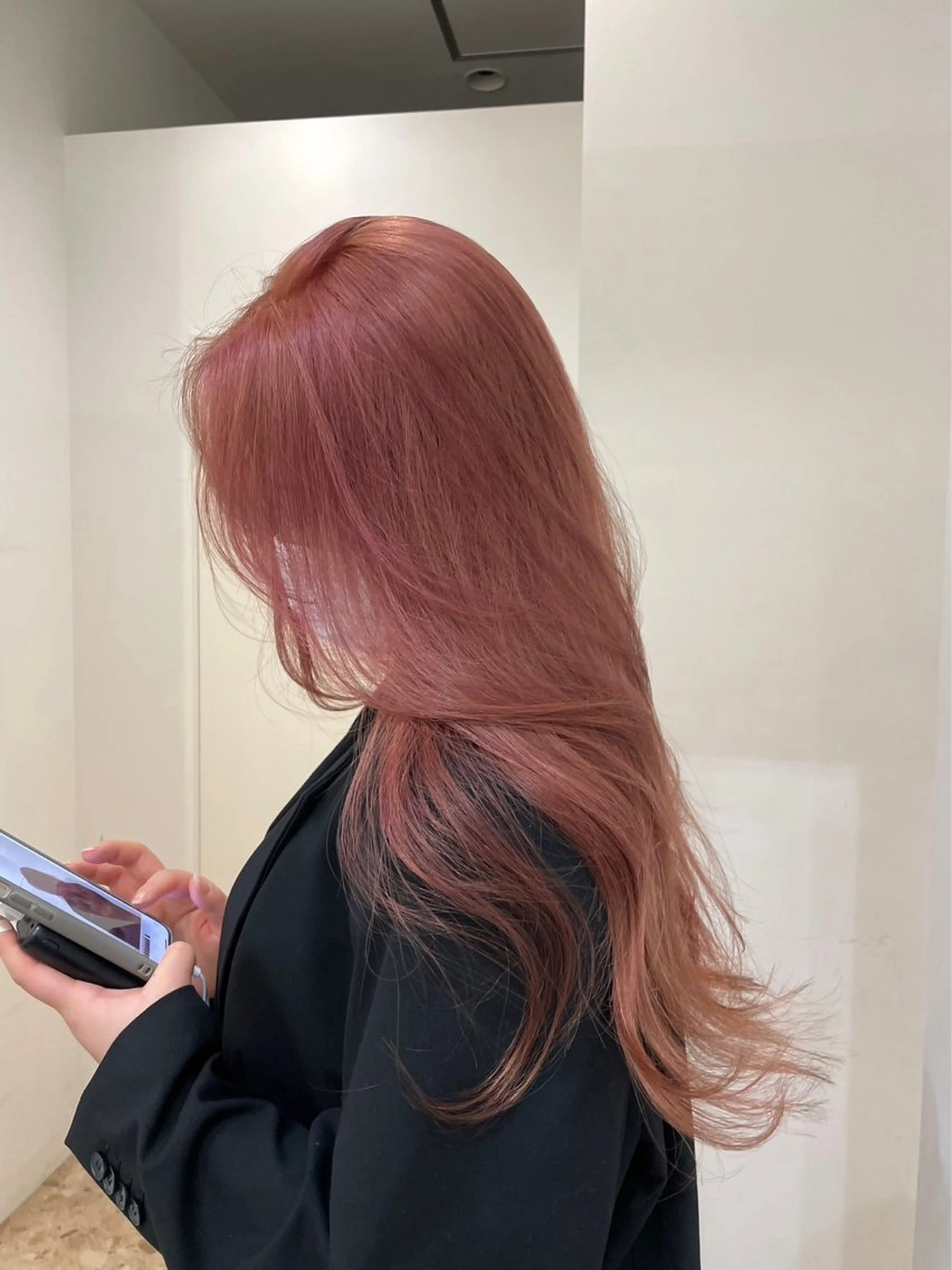 セミロング カラー ヘアアレンジ ブリーチ ブラウンカラー ピンクカラー ピンクブラウン 艶カラー/アイドル 前髪/内藤　輝のヘアスタイル