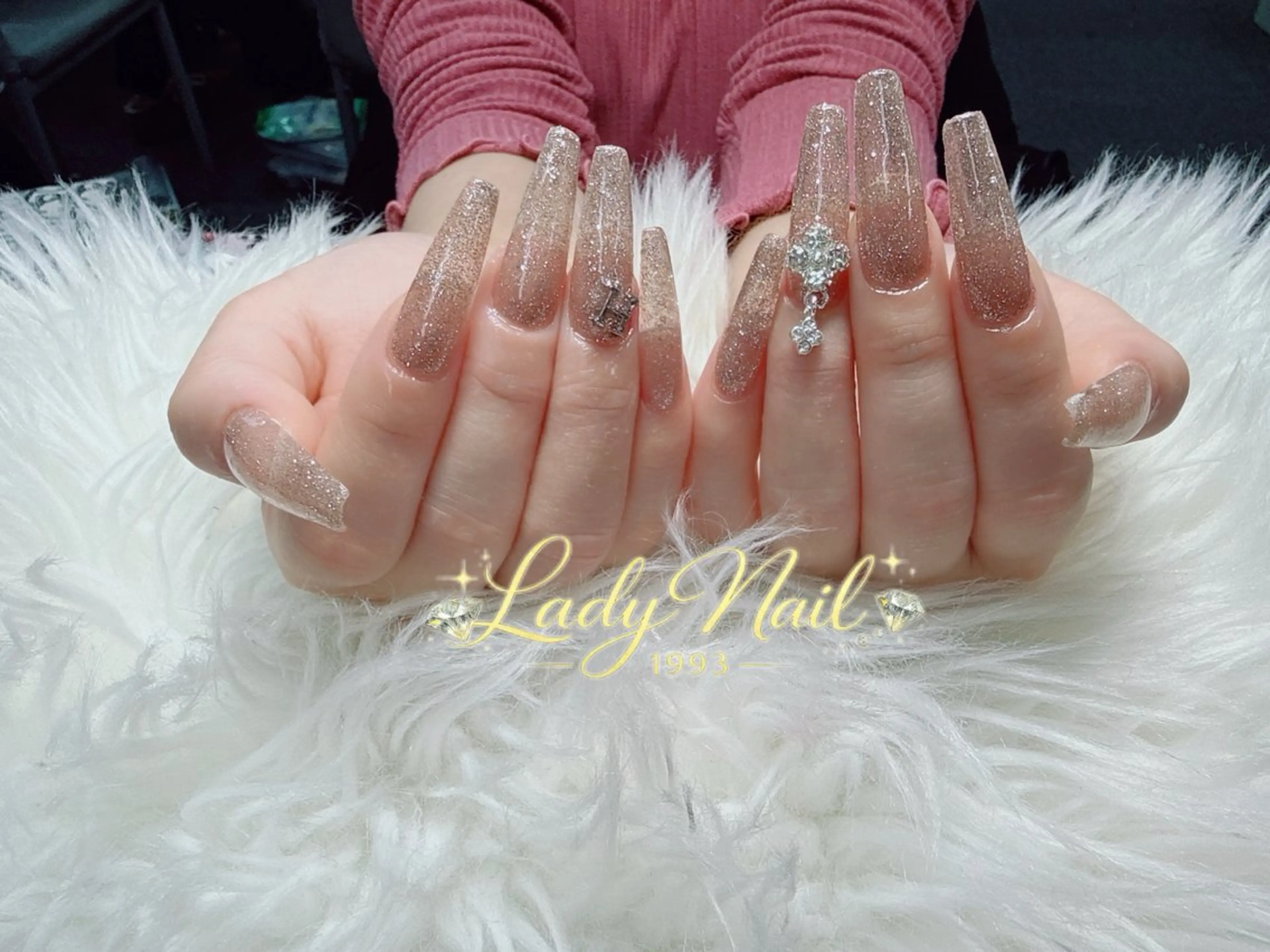 ネイル 春ネイル ハンドネイル Lady Nails 1993所属・タナカ フォンのネイルデザイン