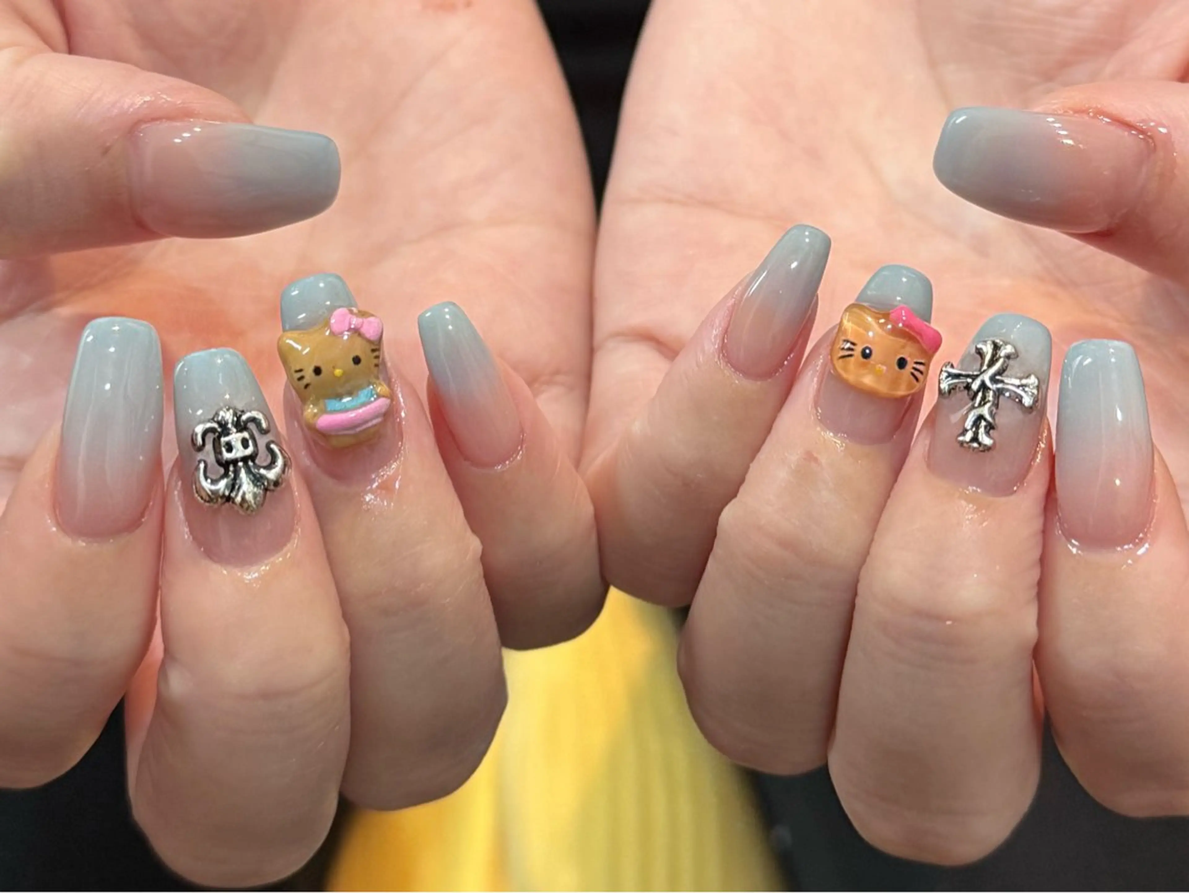 ネイル オーロラネイル 長さ出し フレンチネイル ジェルネイル ガラスフレンチ ハンドネイル Rela・S NAILのネイルデザイン