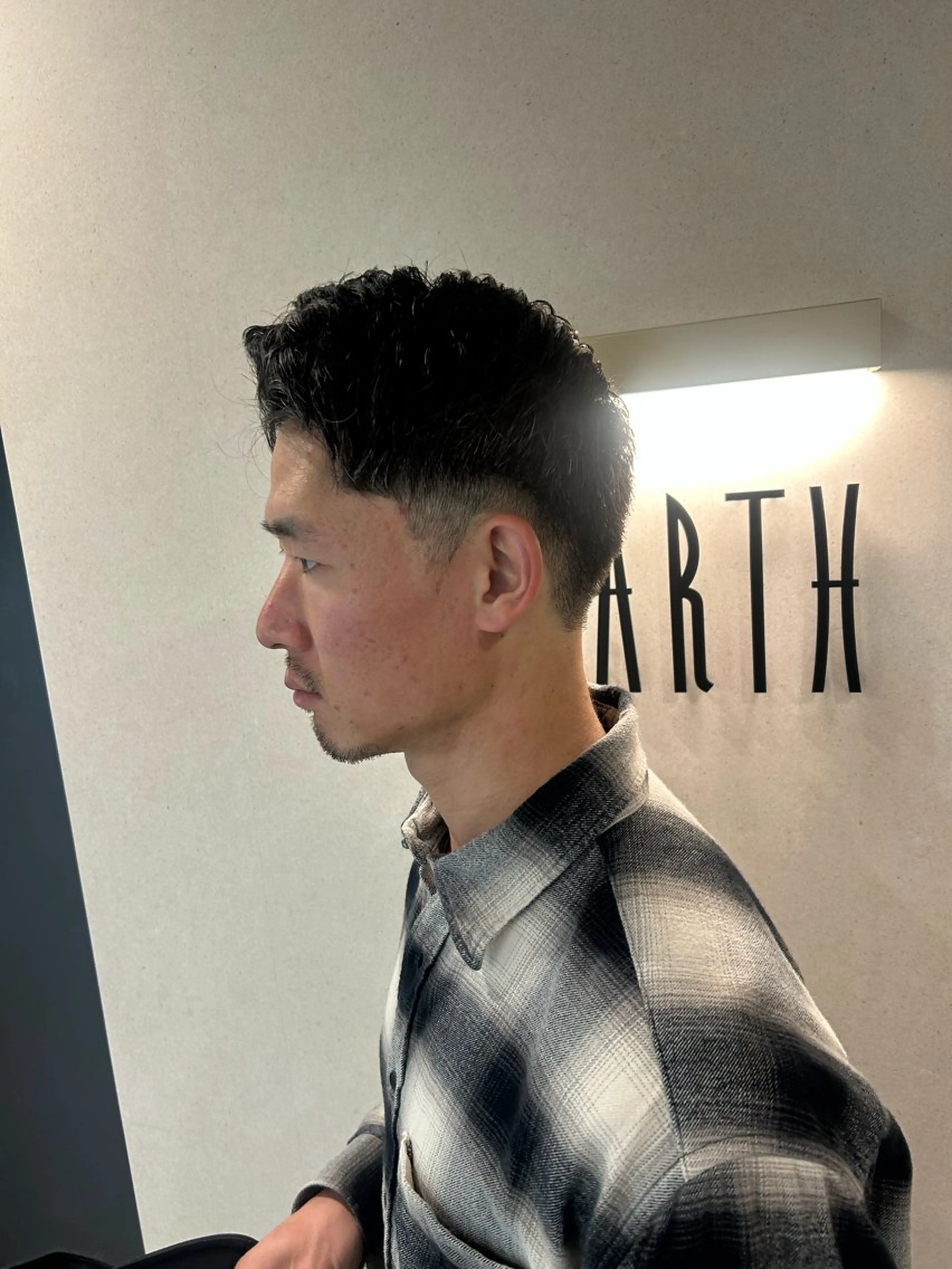 メンズ 刈り上げ メンズベリーショート ヘアカラー トリートメント Earth 菊名のヘアスタイル