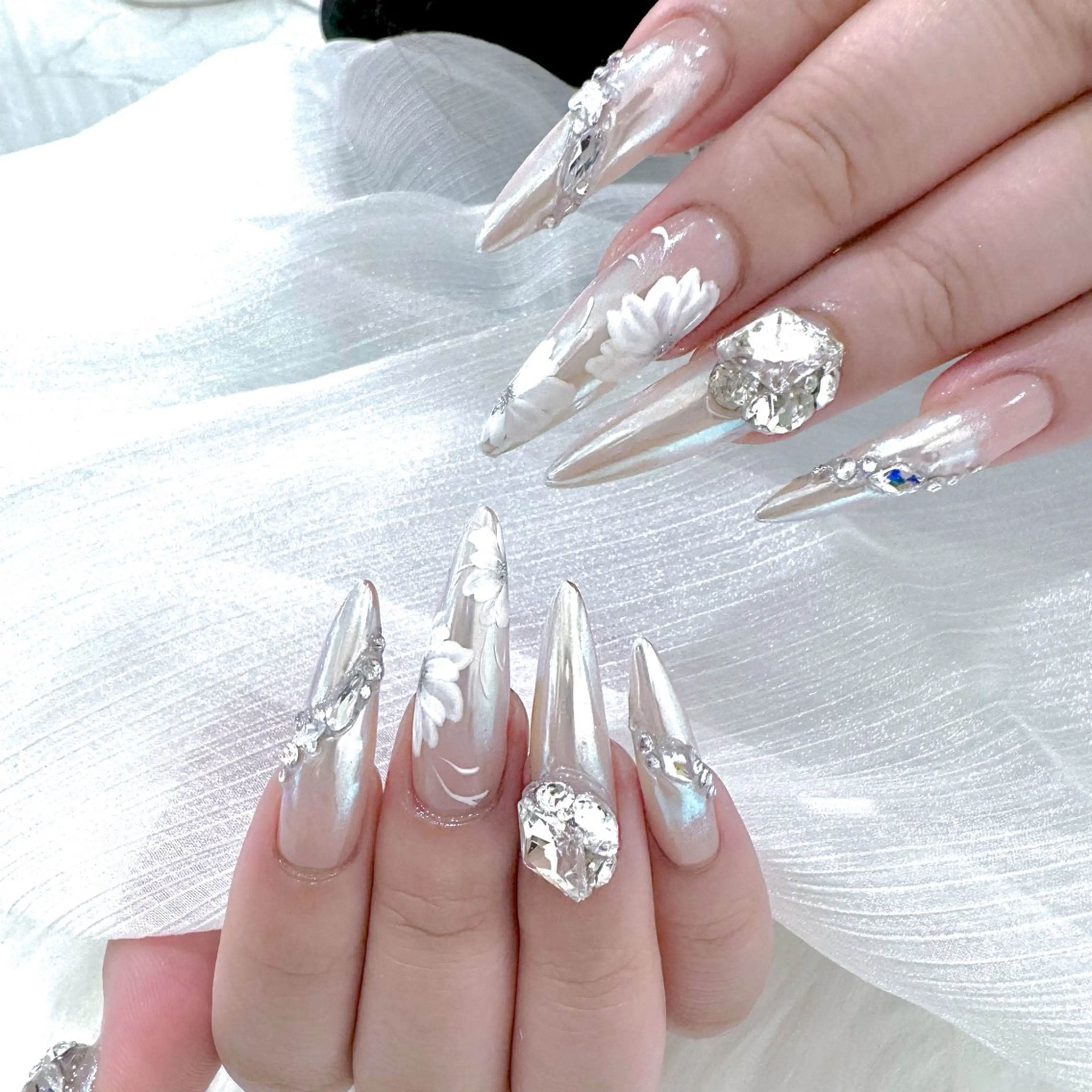 ネイル オーロラネイル キラキラネイル ワンホンネイル nailsalon ChuColaのネイルデザイン