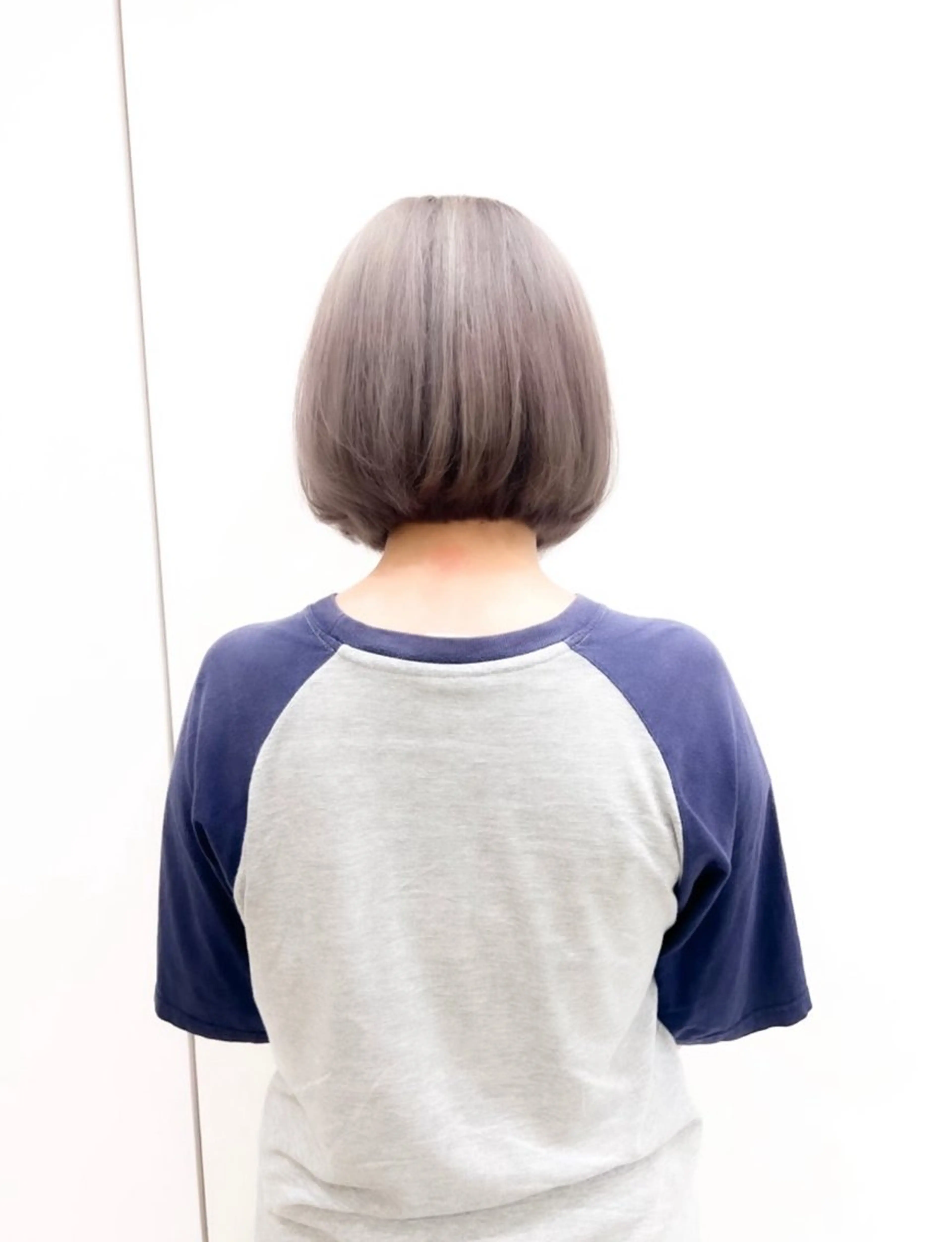 ショート カラー ブリーチ 透明感カラー グレージュ ハイトーンカラー シルバー 似合わせカット🫧 /パーマRINAのヘアスタイル