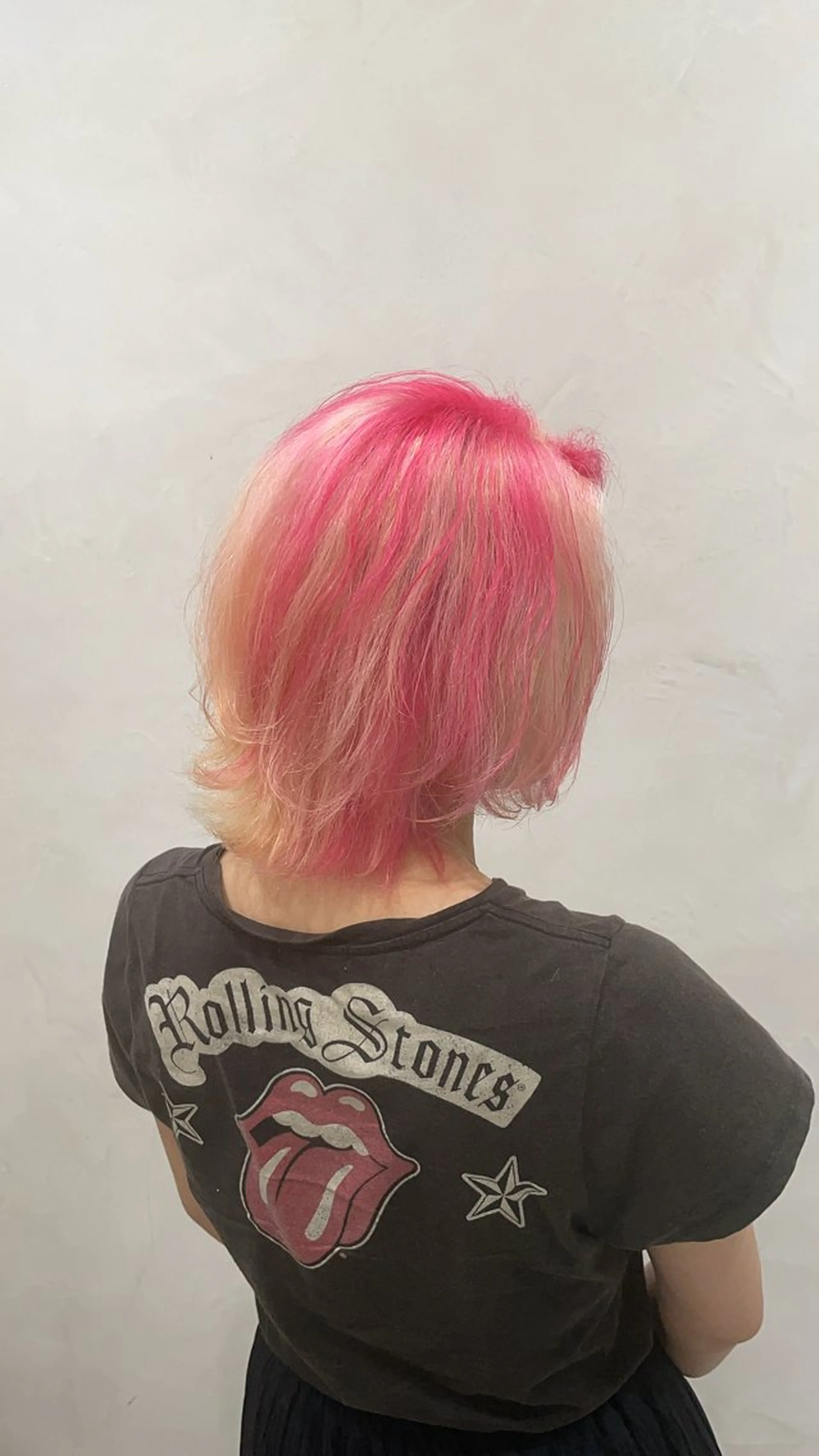 ショート カラー ブリーチ デザインカラー 宍戸 秀斗のヘアスタイル