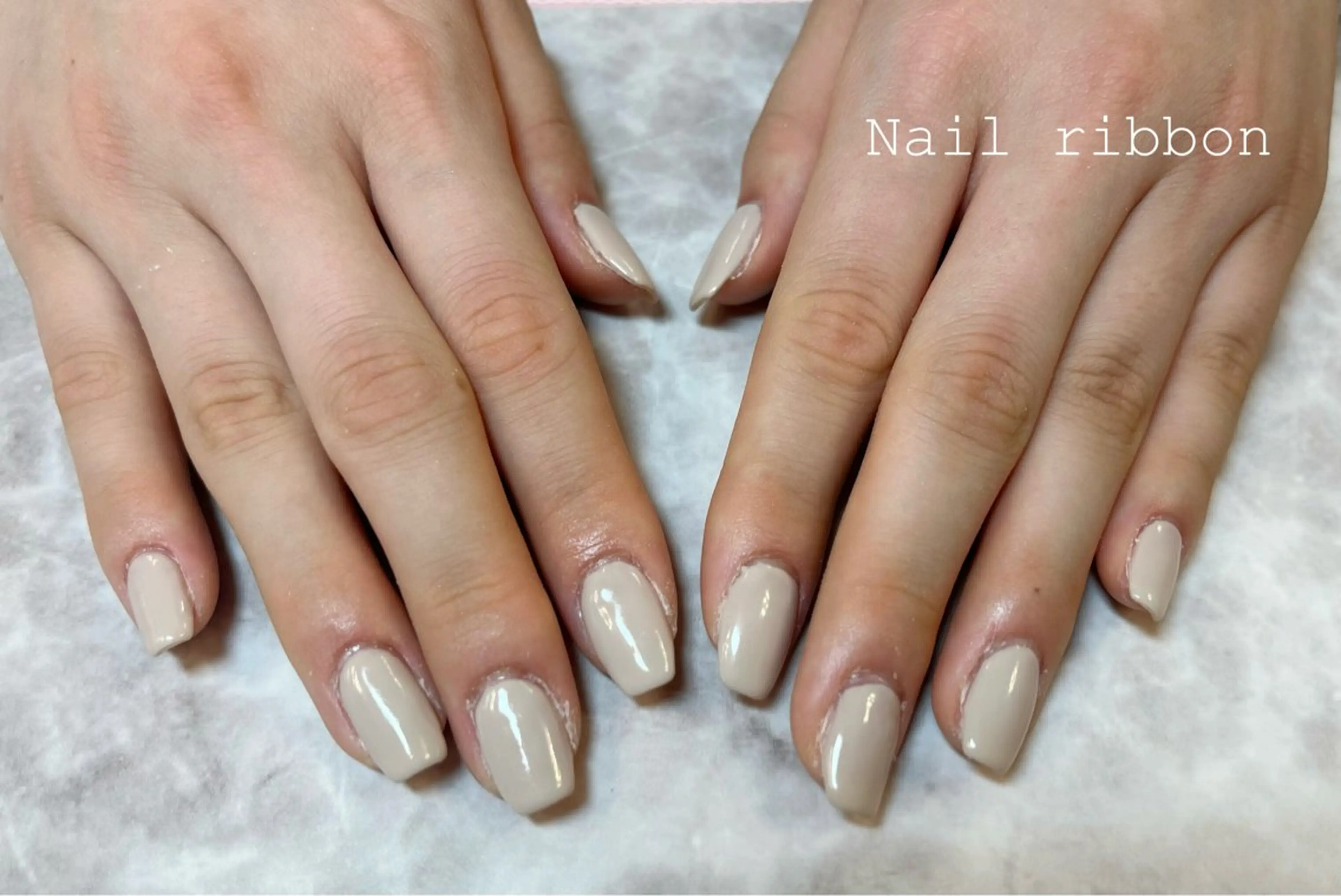 ネイル ワンカラーネイル ホワイト ネイルリボン 笠井のネイルデザイン