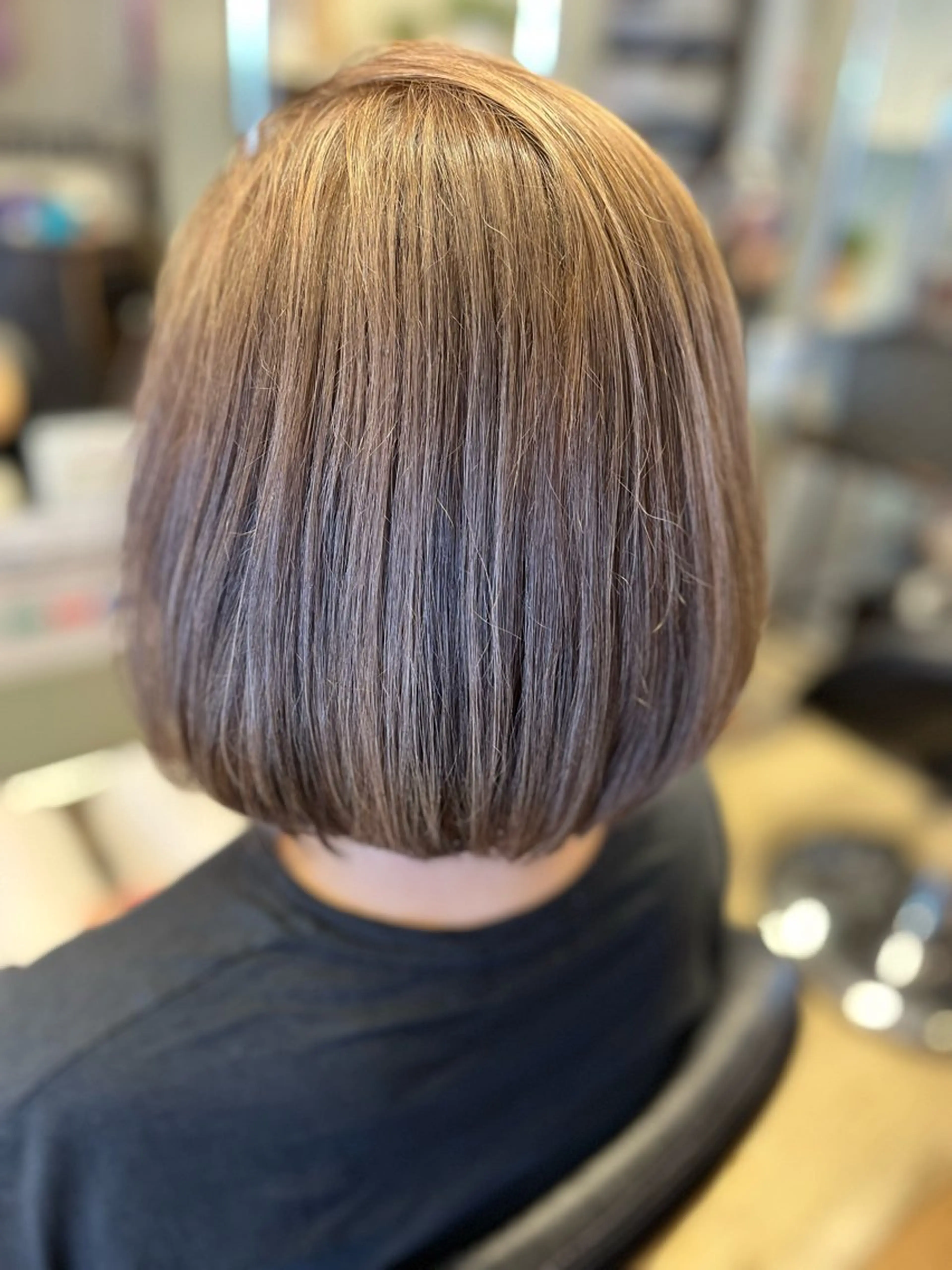 ミディアム 矢崎 身江子のヘアスタイル