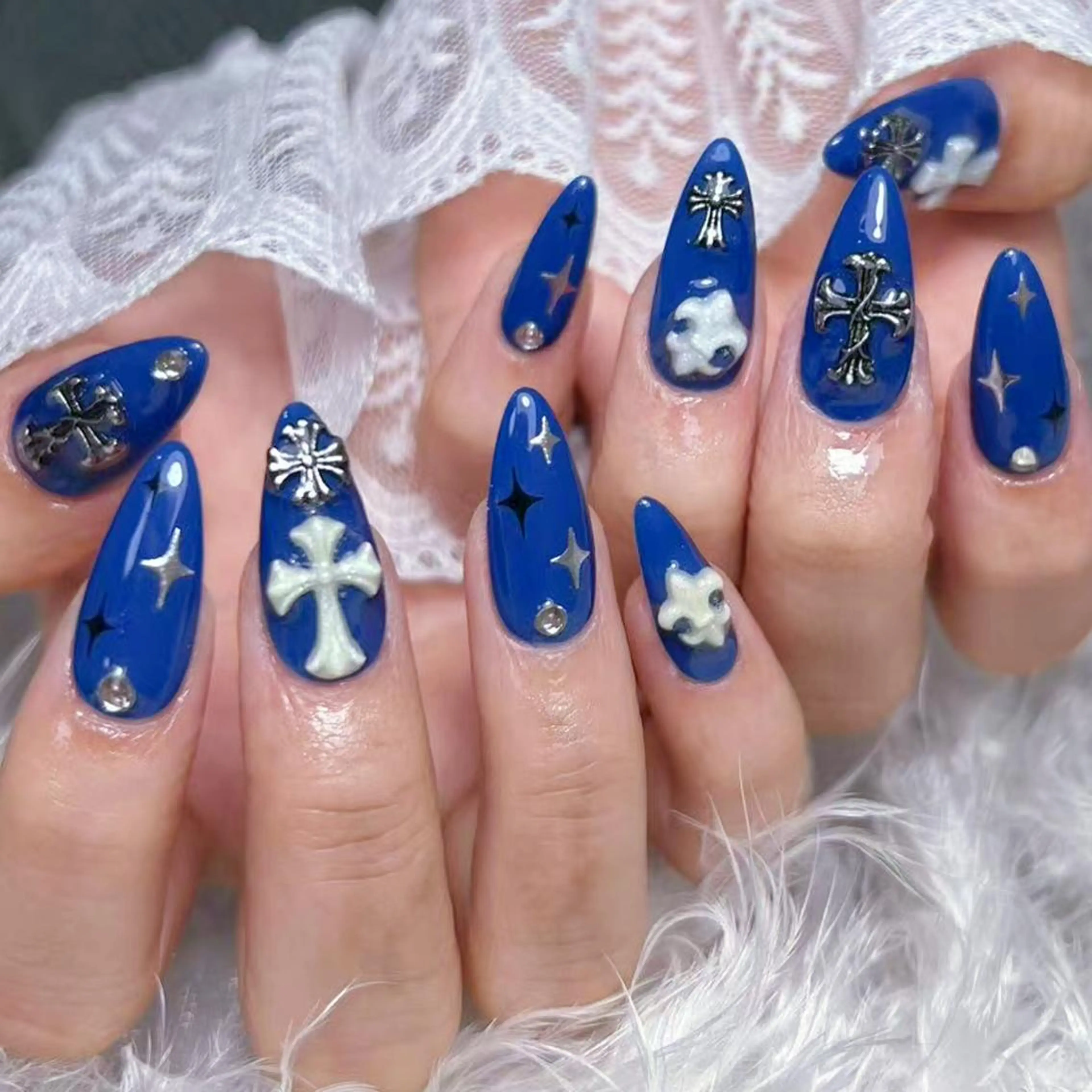 ネイル アートネイル オーロラネイル フラッシュネイル ガーリー キラキラネイル ハンドネイル DIAMOND Nail🍒のネイルデザイン