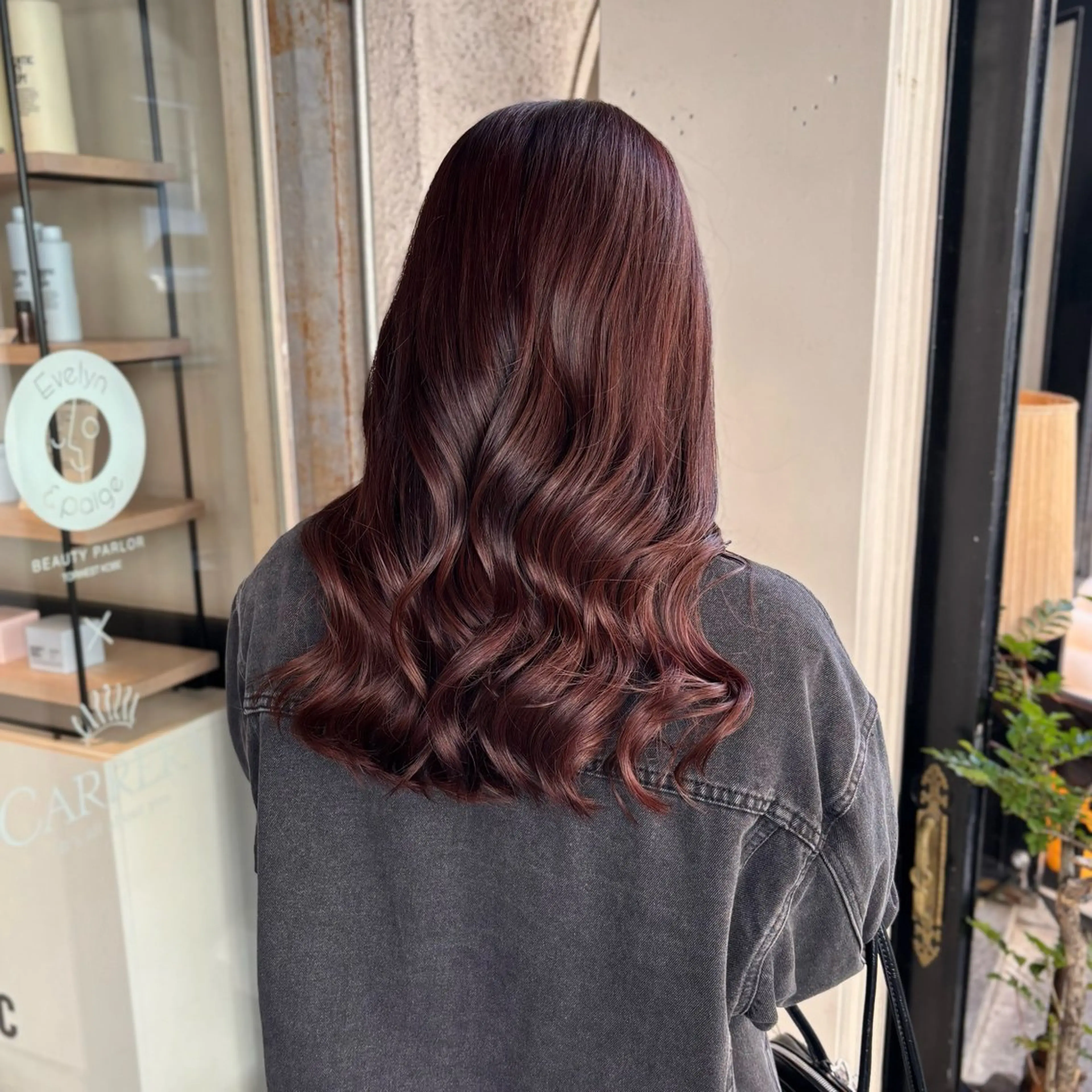 ロング カラー ブラウンカラー ラベンダーカラー 顔周りカット 韓国風ヘア ロング ヘアカラー トリートメント 芦刈 咲来のヘアスタイル