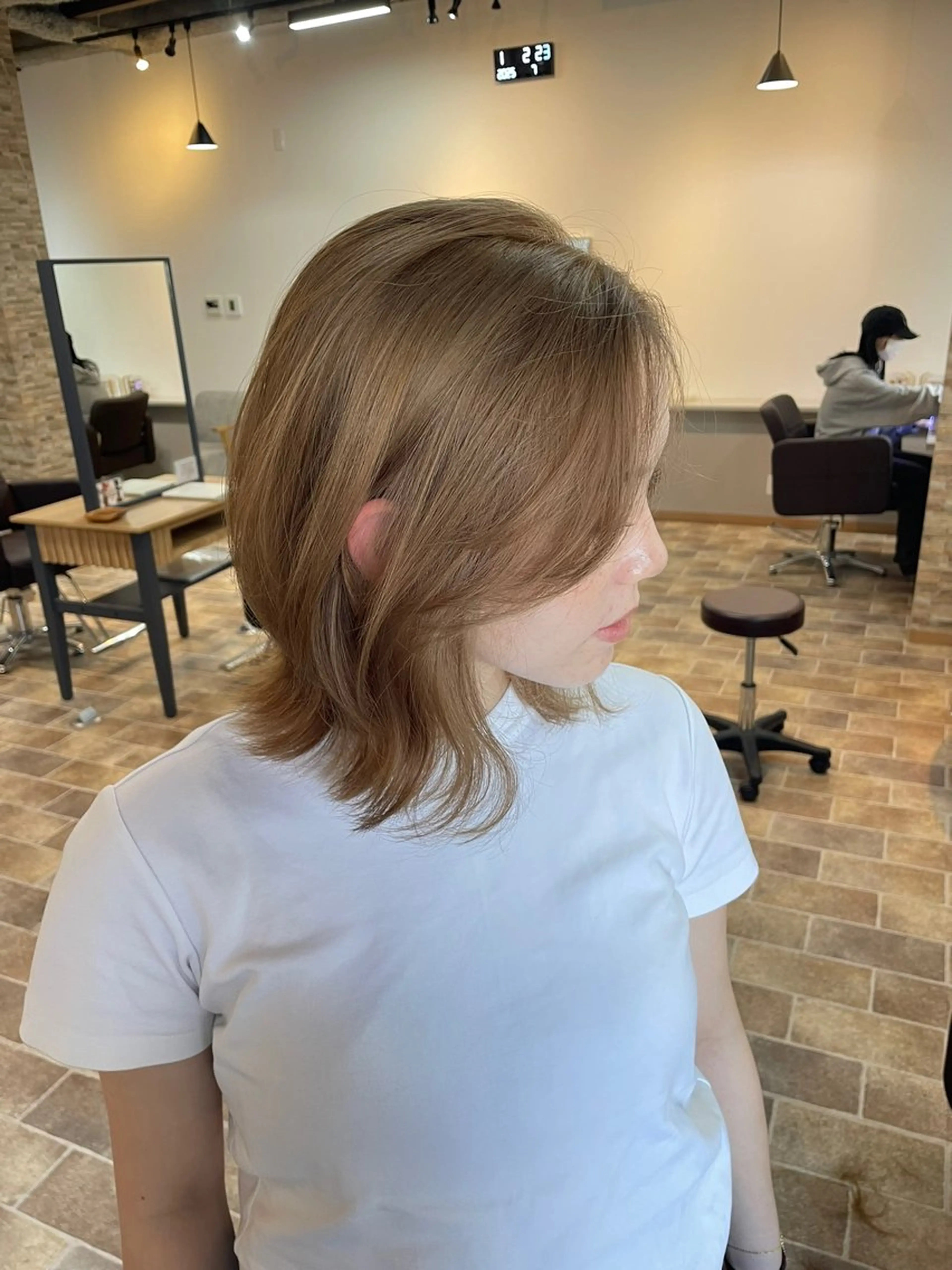 ミディアム カラー ベージュカラー ハイトーンカラー ミルクティーベージュ ボブ くびれヘア カット ヘアカラー トリートメント STAR RIVER所属・YUI/ ブリーチカラー🌷のヘアスタイル