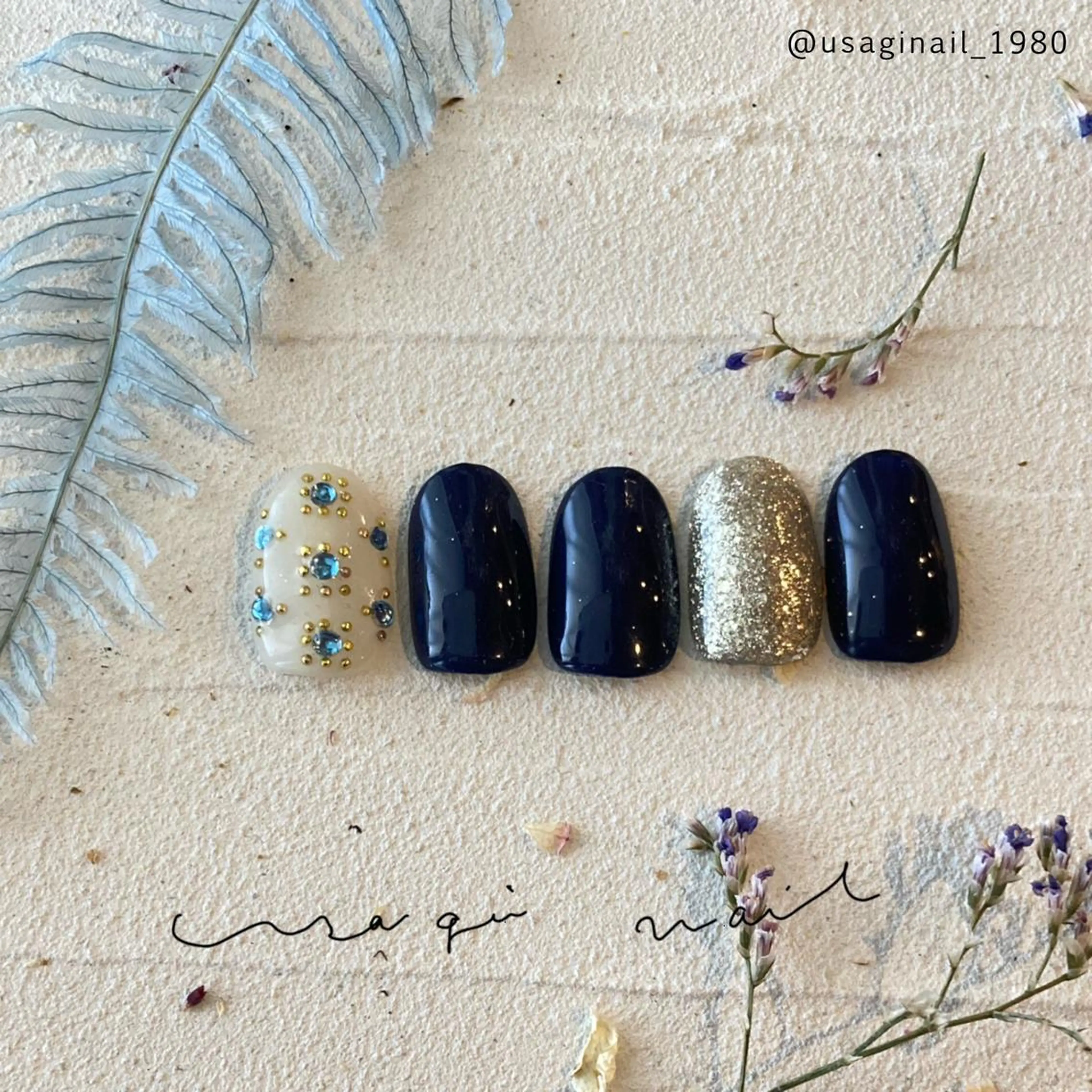 ネイル キラキラネイル ニュアンスネイル ショートネイル 夏ネイル ハンドネイル usagi nailのネイルデザイン