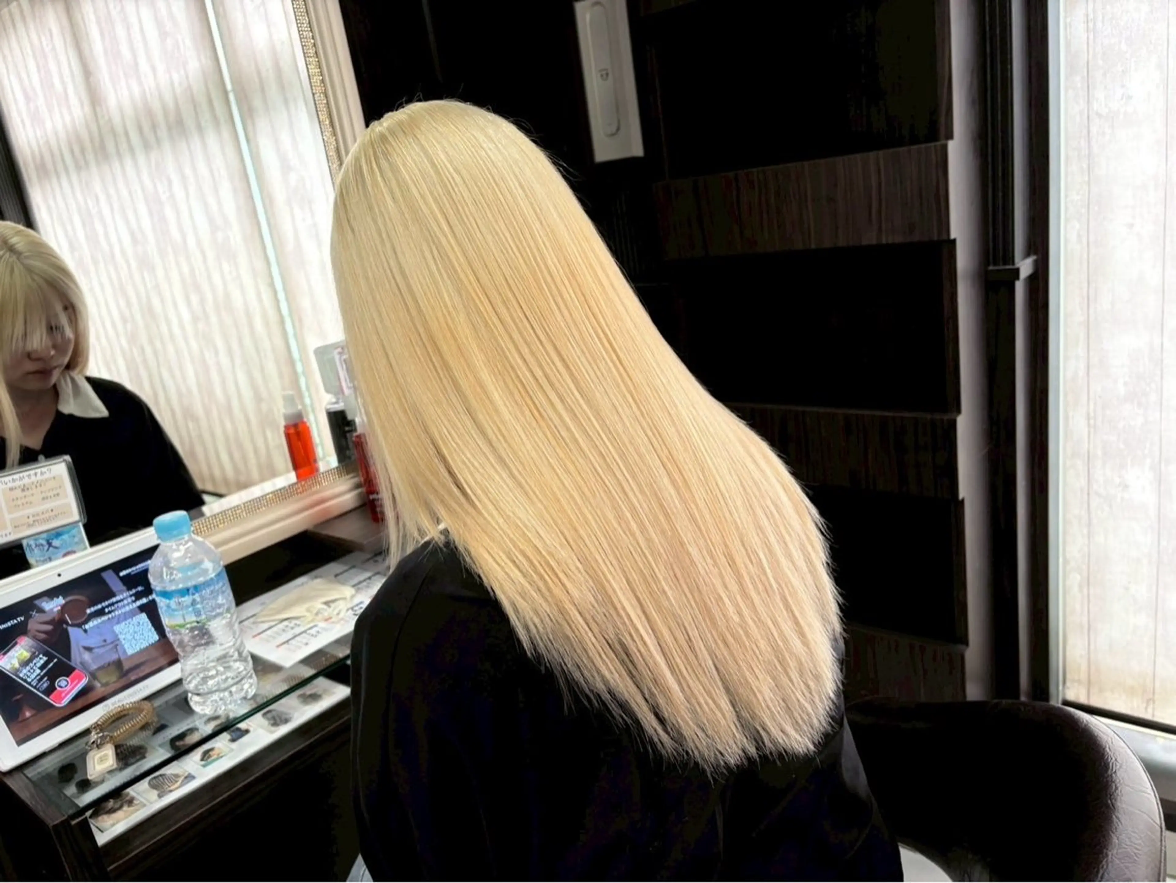 ロング カラー ブリーチ・カットモデ ル🎀serenaのヘアスタイル