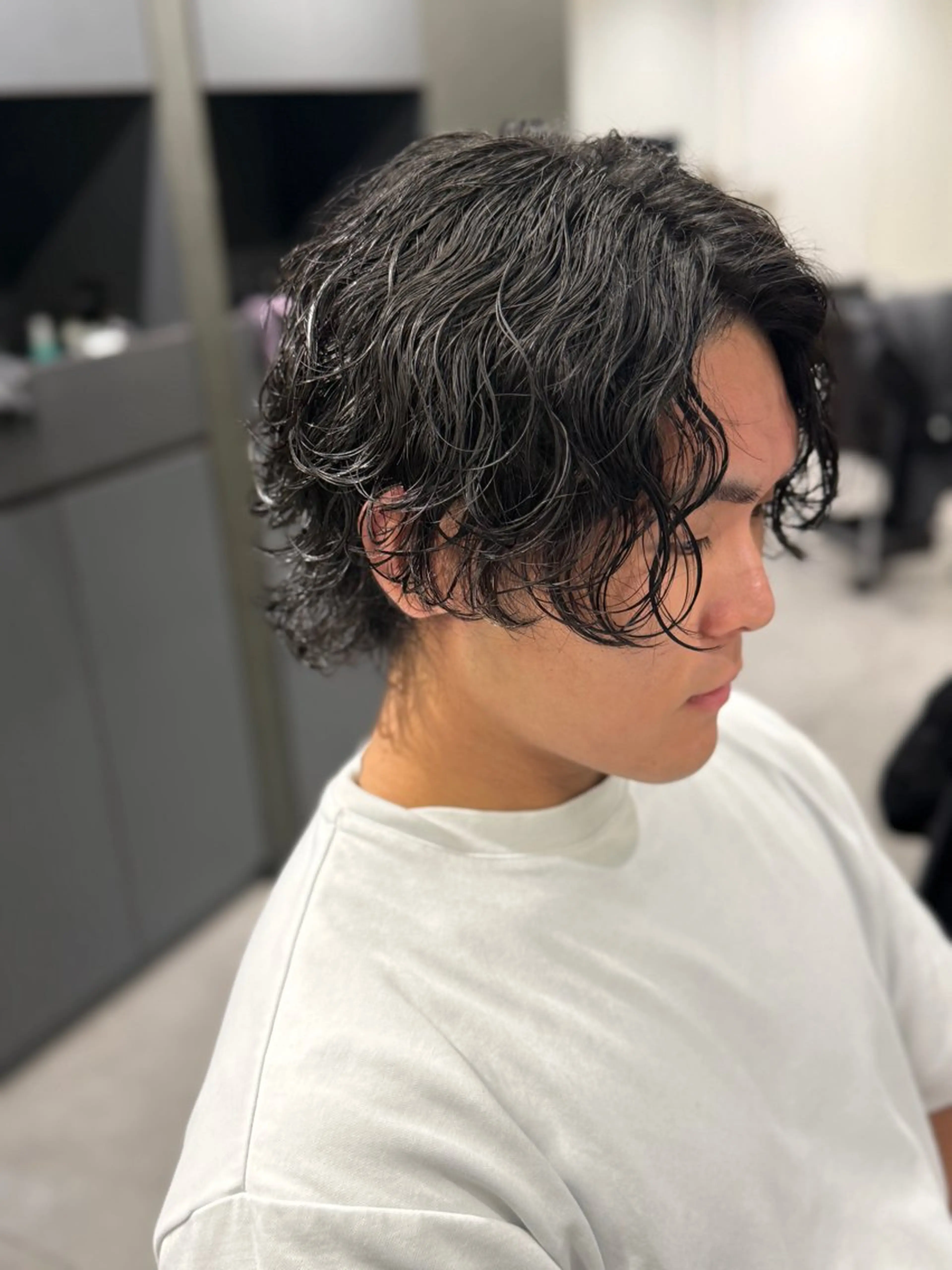 ミディアム パーマ ミディアムパーマ レイヤーカット ウルフカット 山中 翔平のヘアスタイル