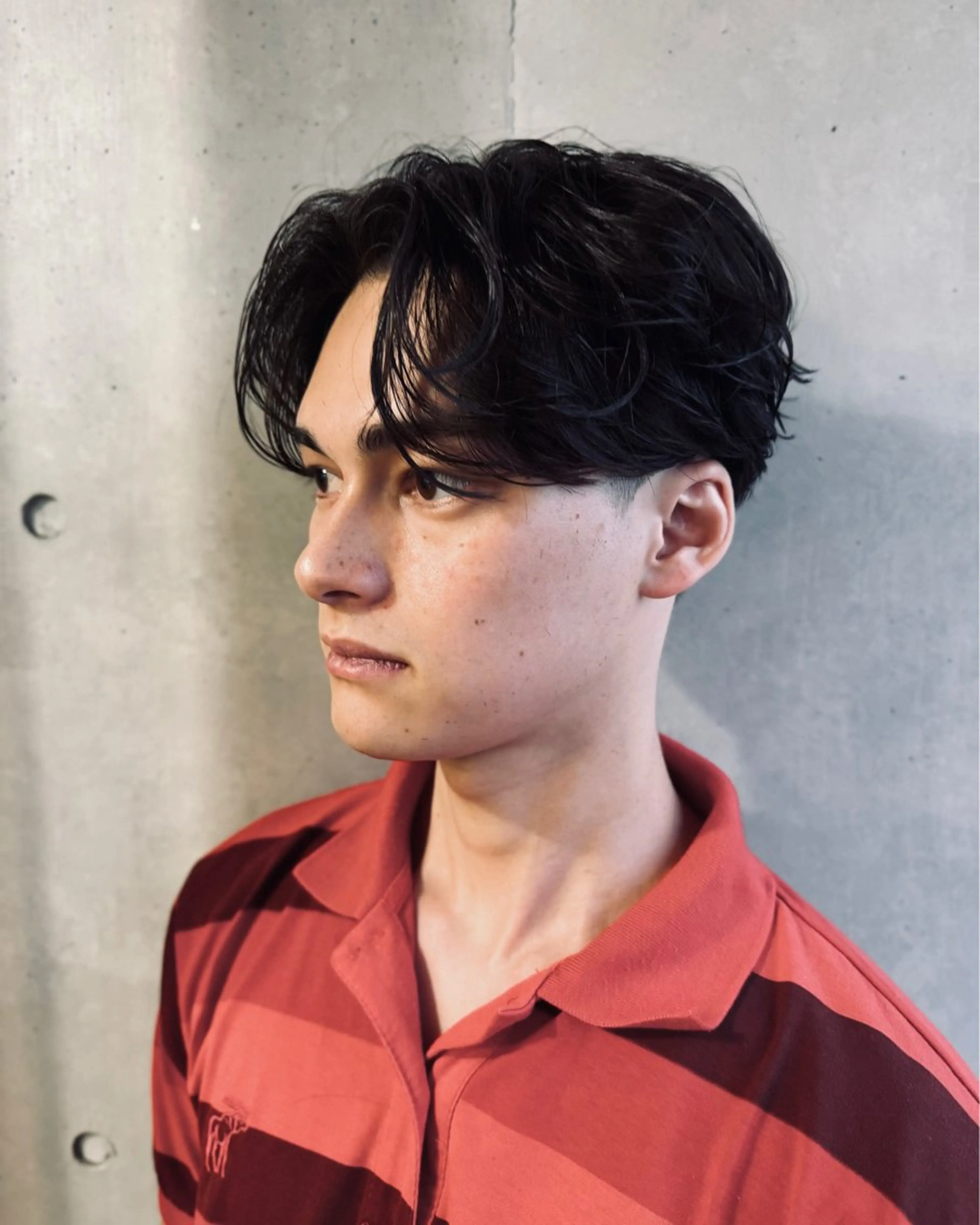 ショート パーマ メンズ カット パーマ メンズ職人/センター パート/富沢真斗のヘアスタイル