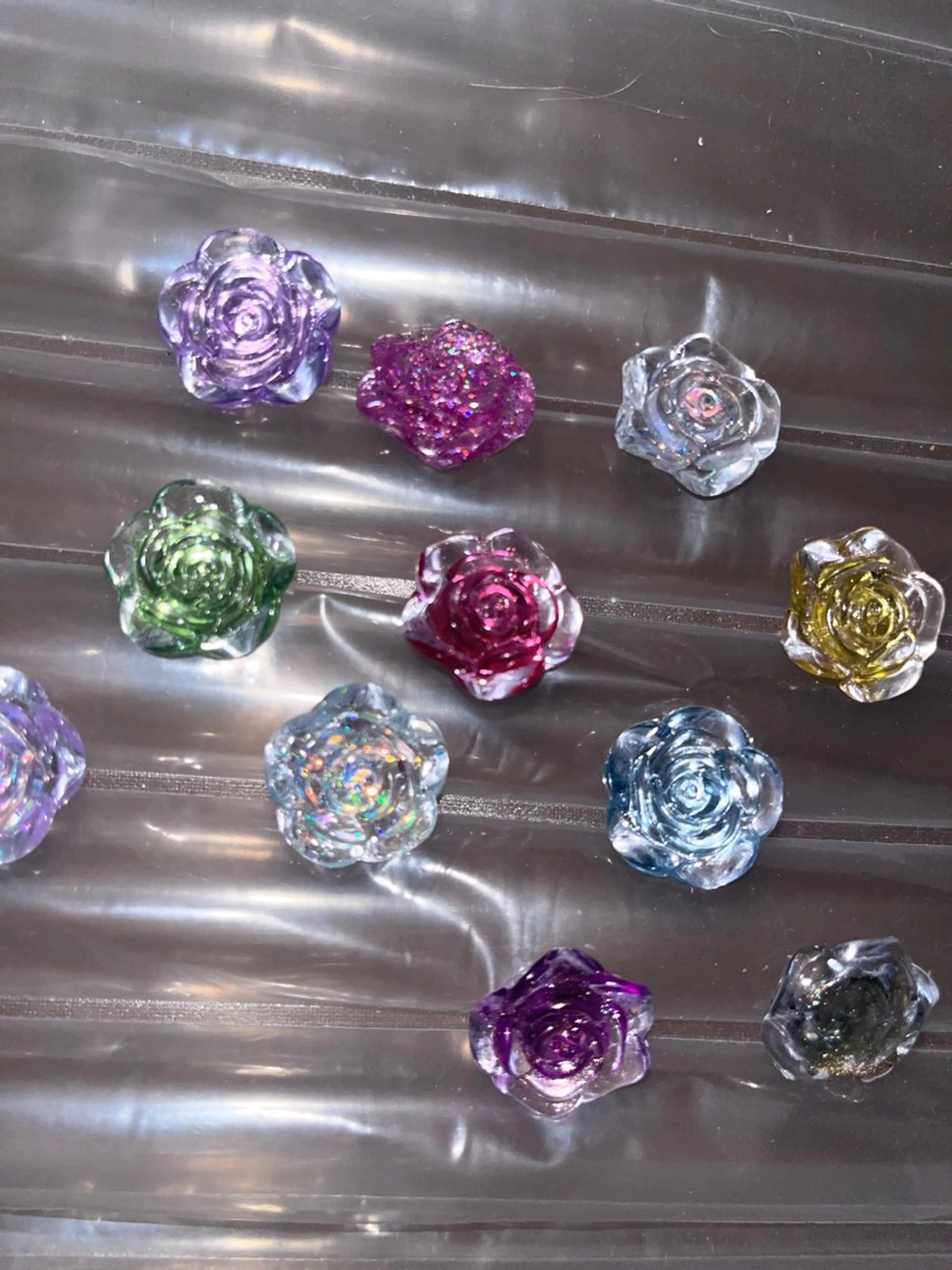 ネイル ラメ(グリッター) マグネットネイル ミラーネイル Mariris所属・ᗷᗩᑎSᗩ ᑎᗩIᒪ ՏᗩᒪOᑎのネイルデザイン