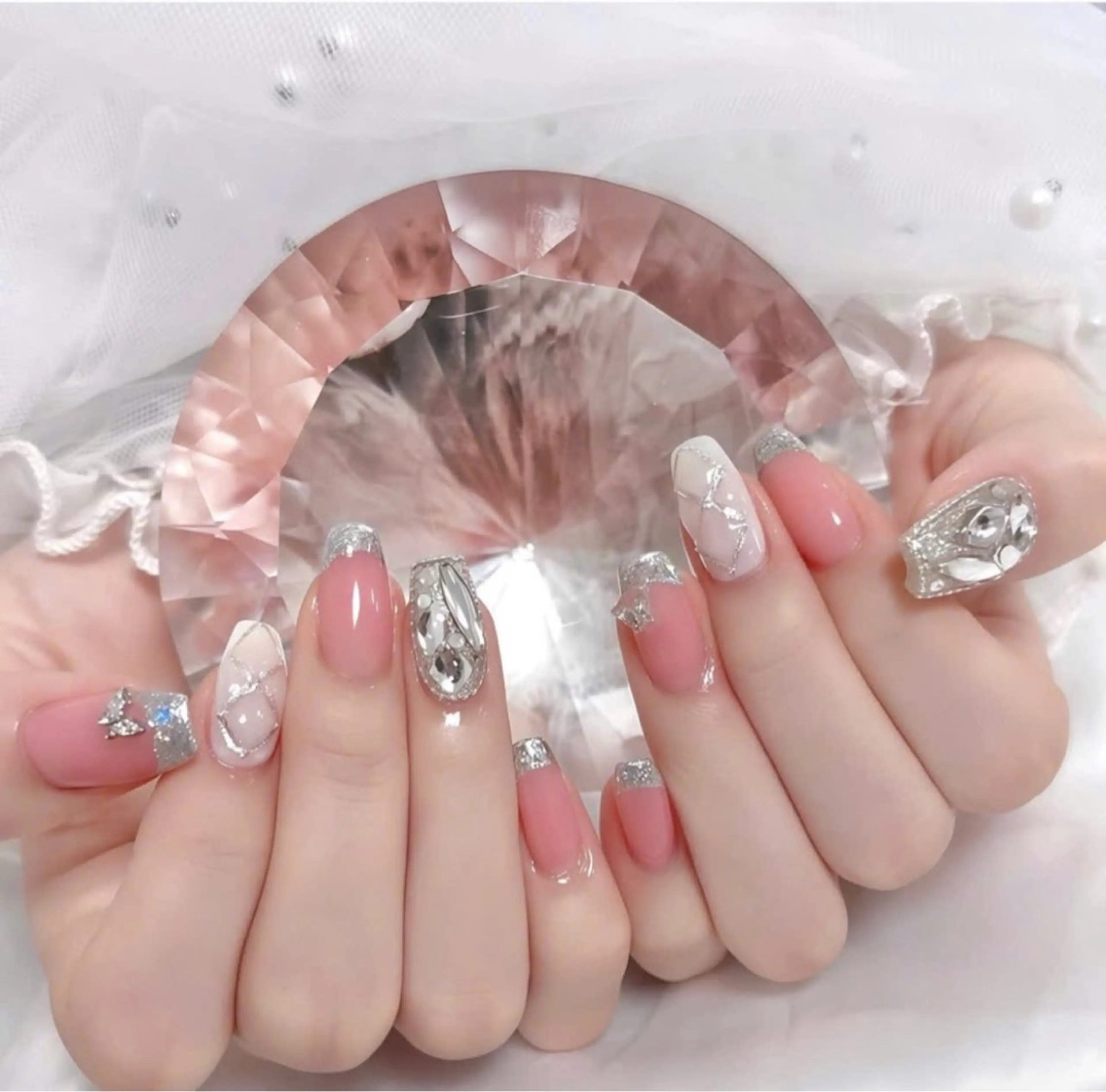 ネイル Lina nail所属・Luna 池袋のネイルデザイン