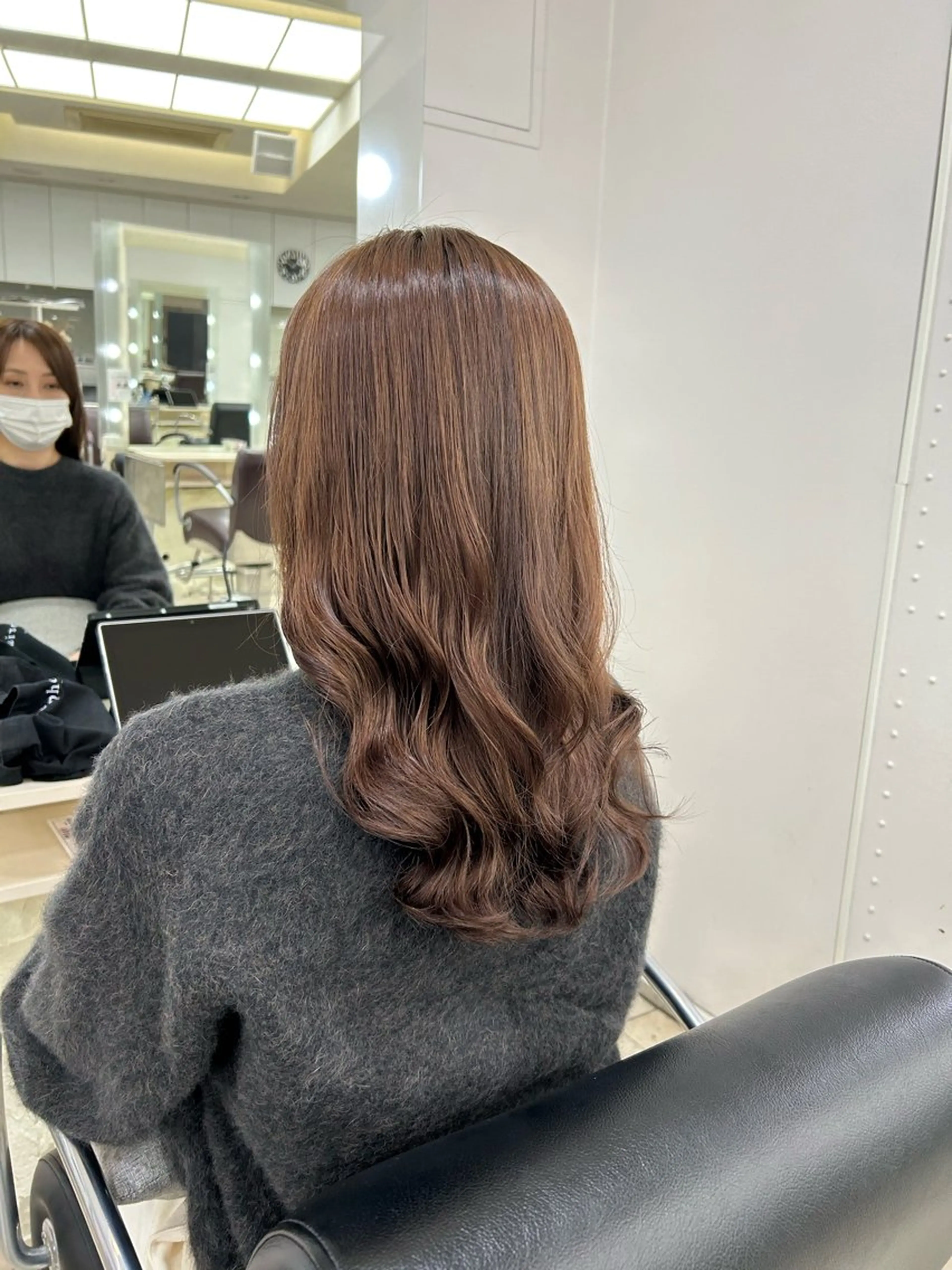 セミロング パーマ コテ巻き風パーマ💛 池袋のヘアスタイル