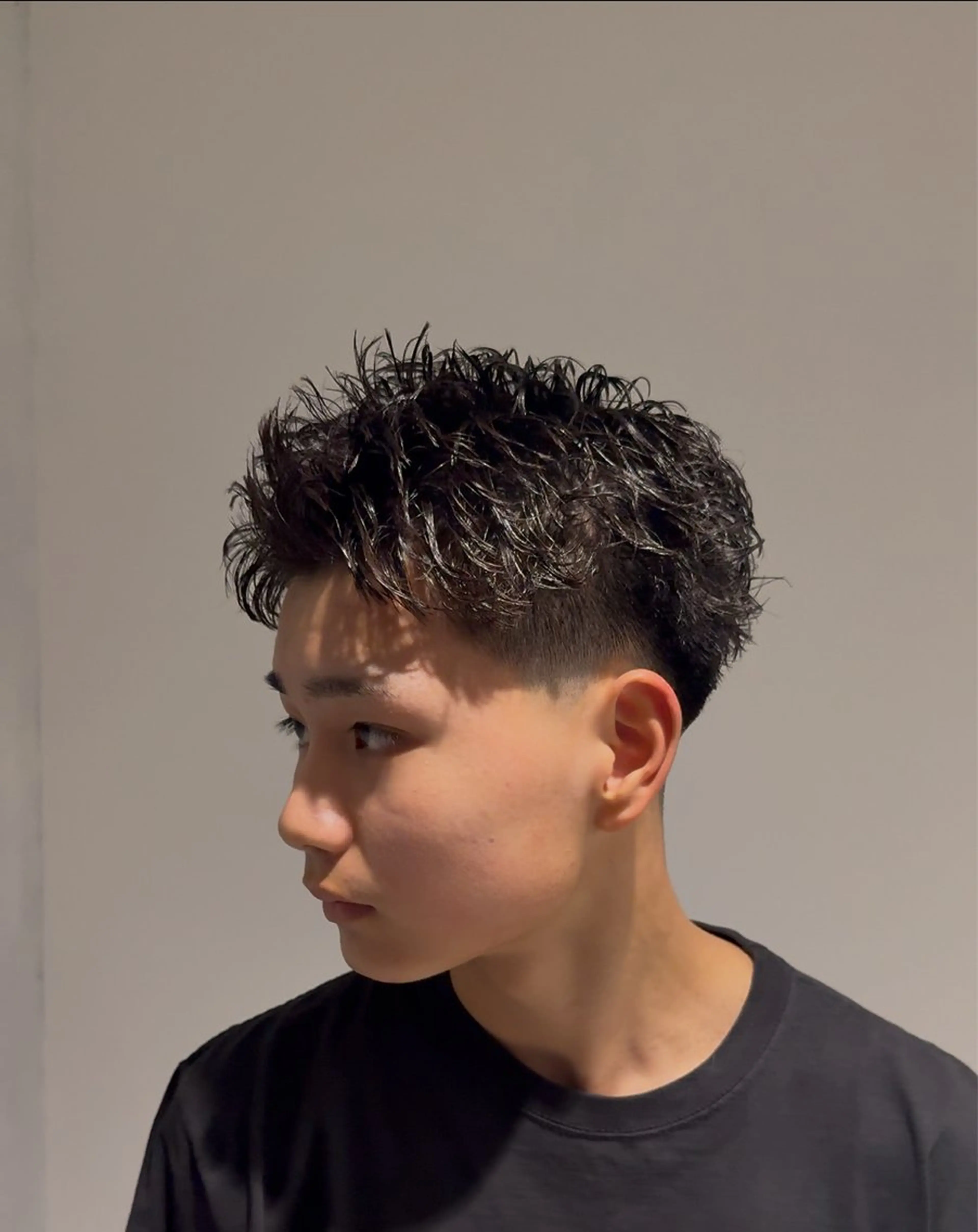 パーマ メンズ SALOWIN梅田茶屋町North店所属・岡田/メンズ特化/パ ーマ&ショートのプロのヘアスタイル