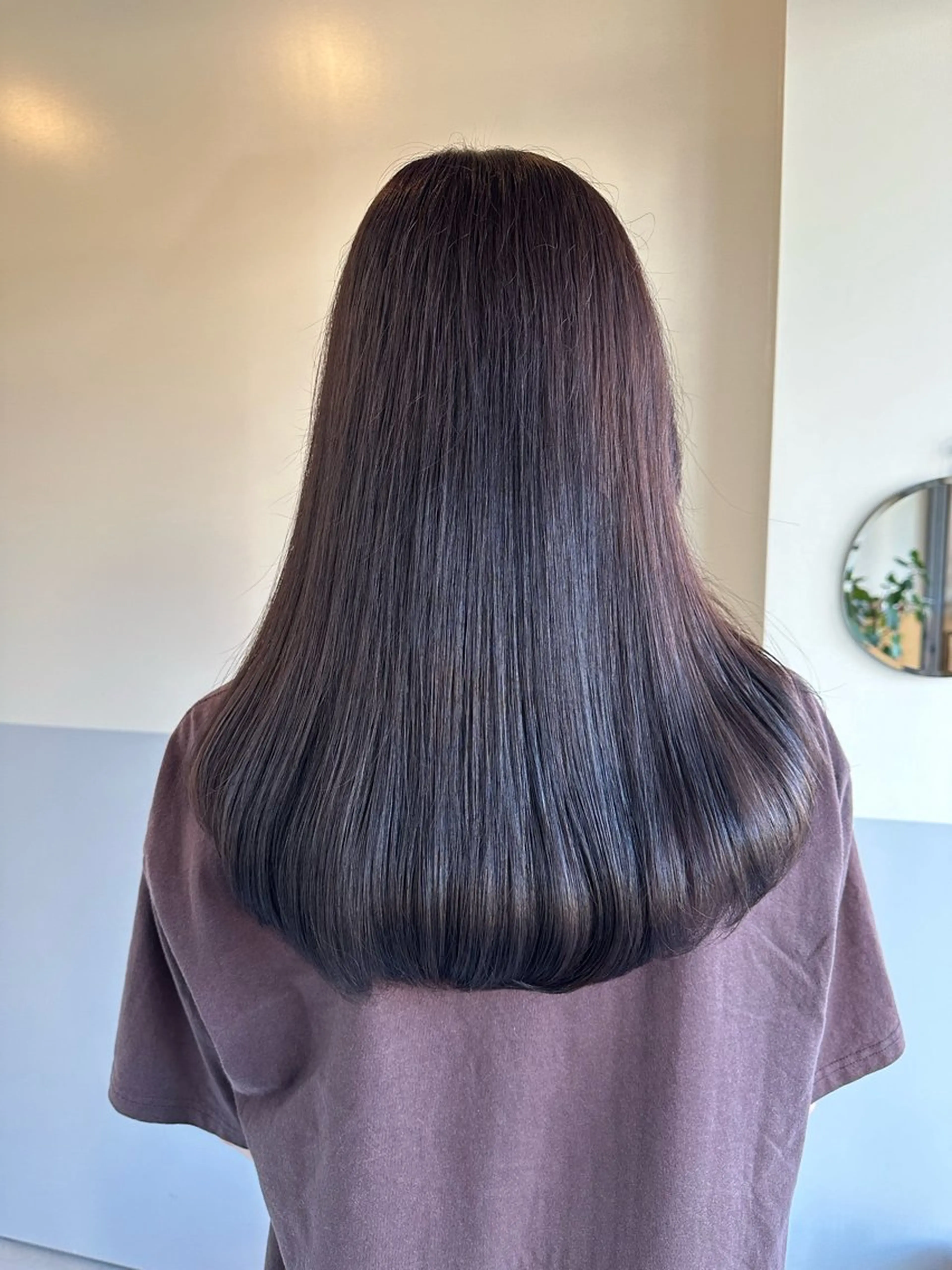 セミロング カラー 透明感カラー イルミナカラー 三浦 彩那のヘアスタイル