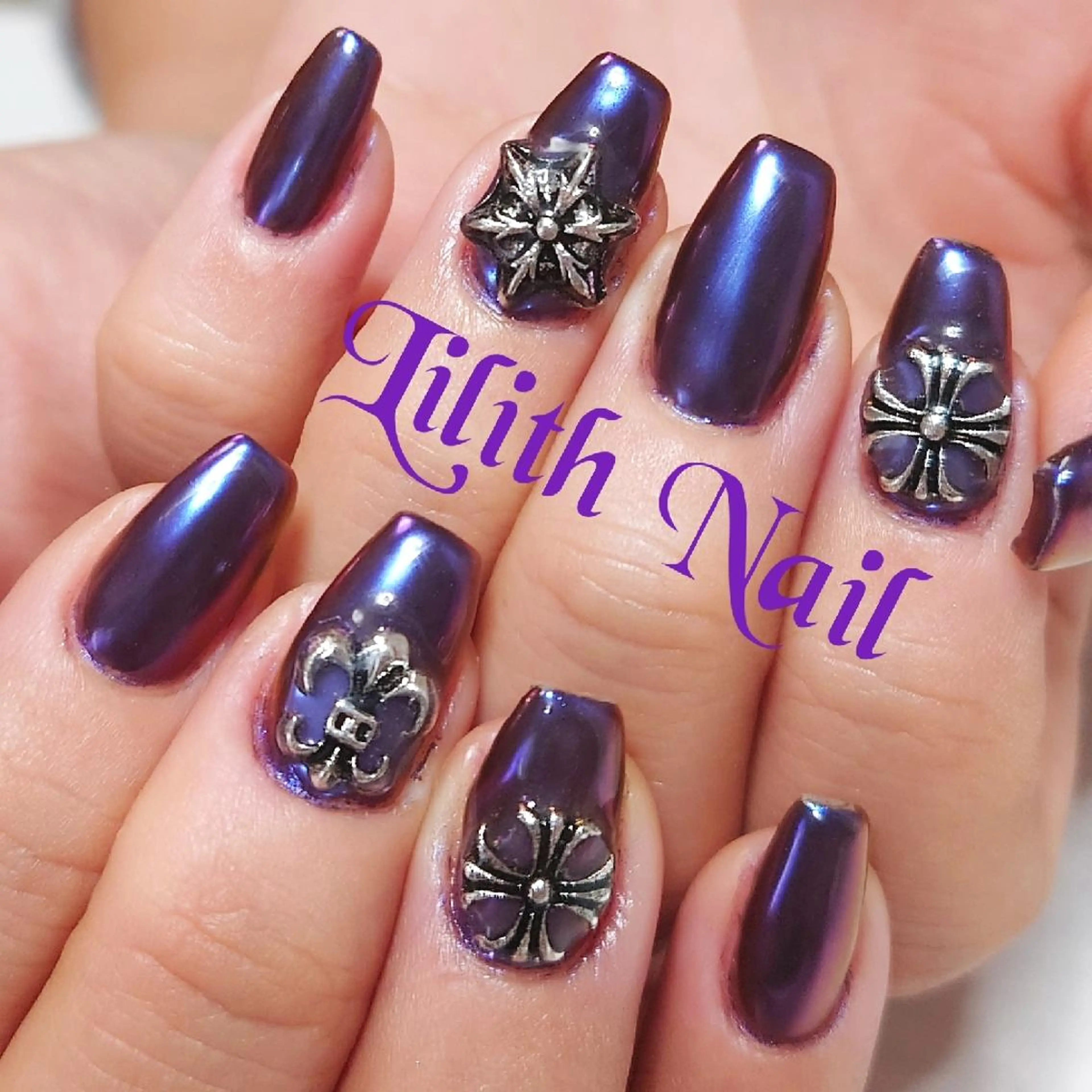 ネイル シルバー 冬ネイル Lilith Nailのネイルデザイン