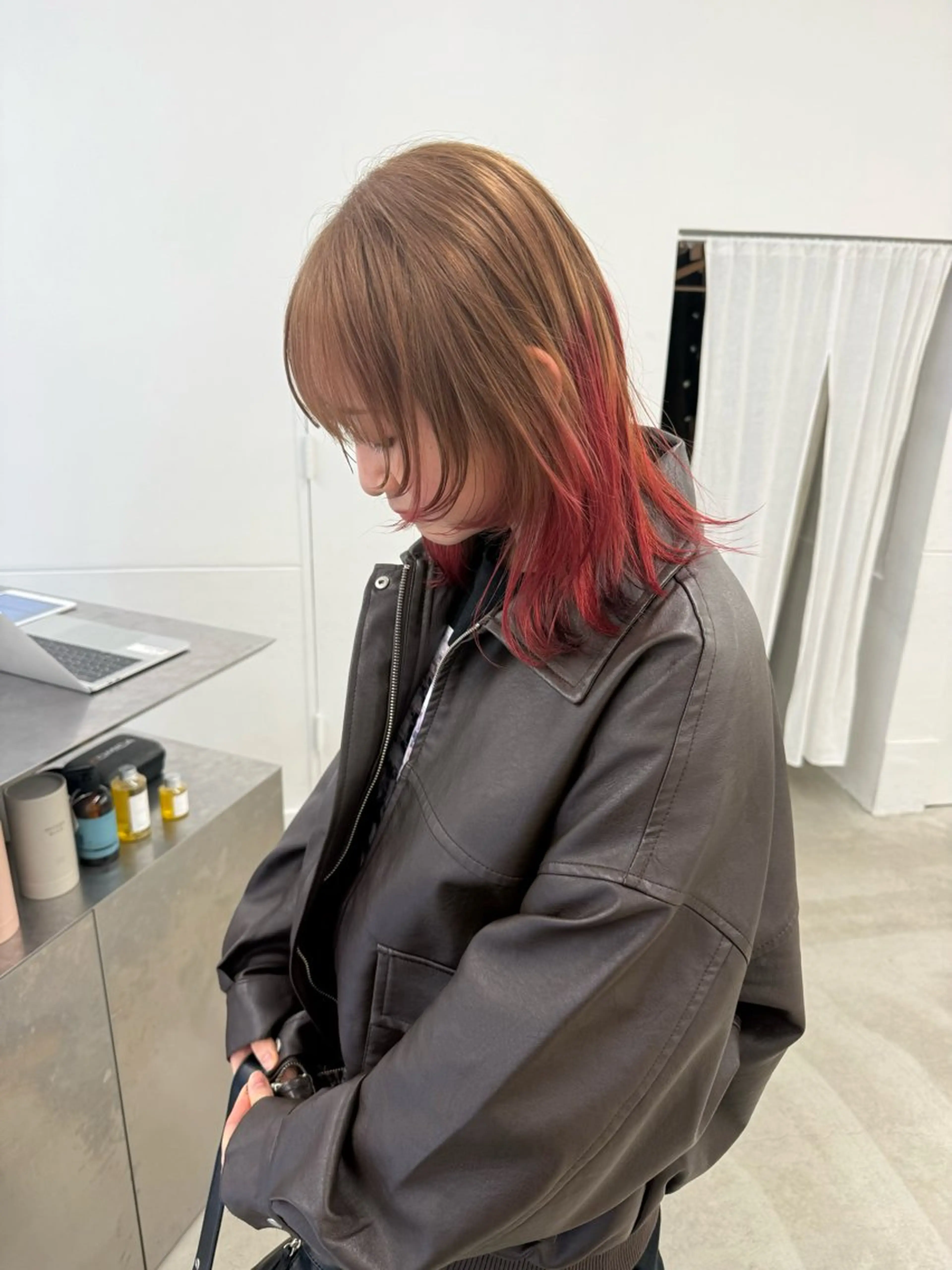 ミディアム ヘアカラー wabi【ワビ】所属・manami/ヘア セット/ハイトーンのヘアスタイル