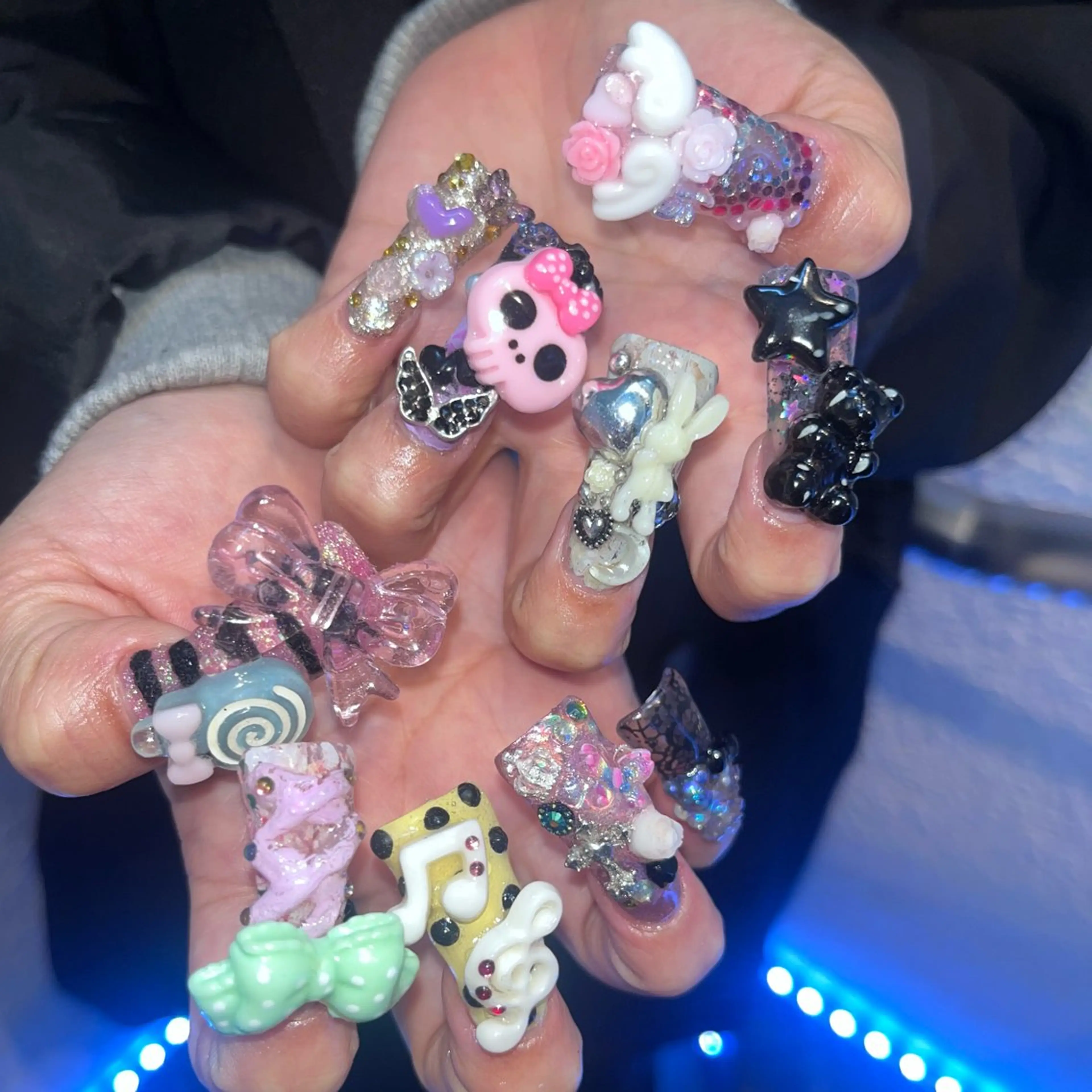 ネイル ハンドネイル Mariris所属・ᗷᗩᑎSᗩ ᑎᗩIᒪ ՏᗩᒪOᑎのネイルデザイン