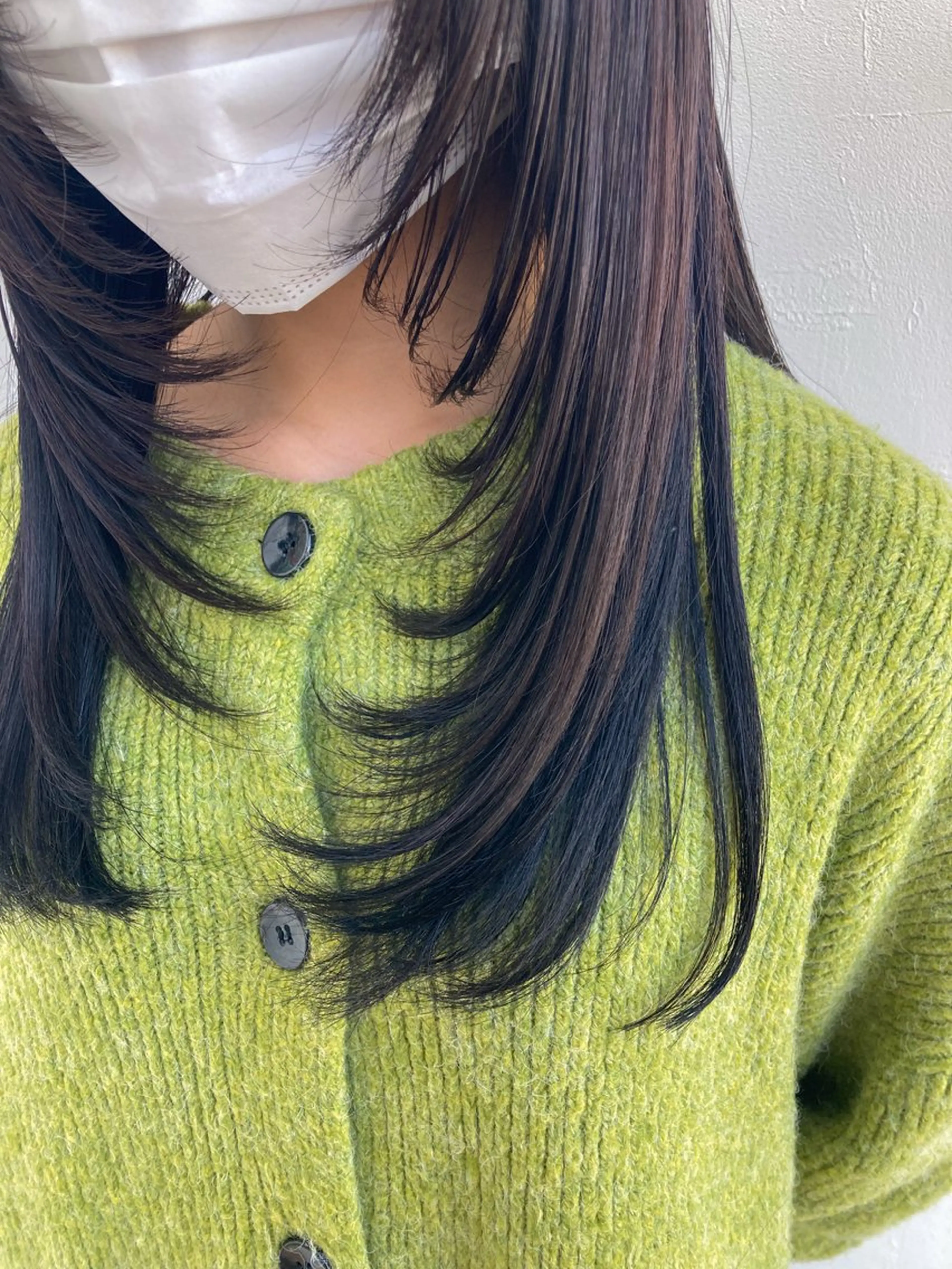 セミロング 顔まわりレイヤー 顔周りカット レイヤーカット Prism co所属・入澤 由亜のヘアスタイル