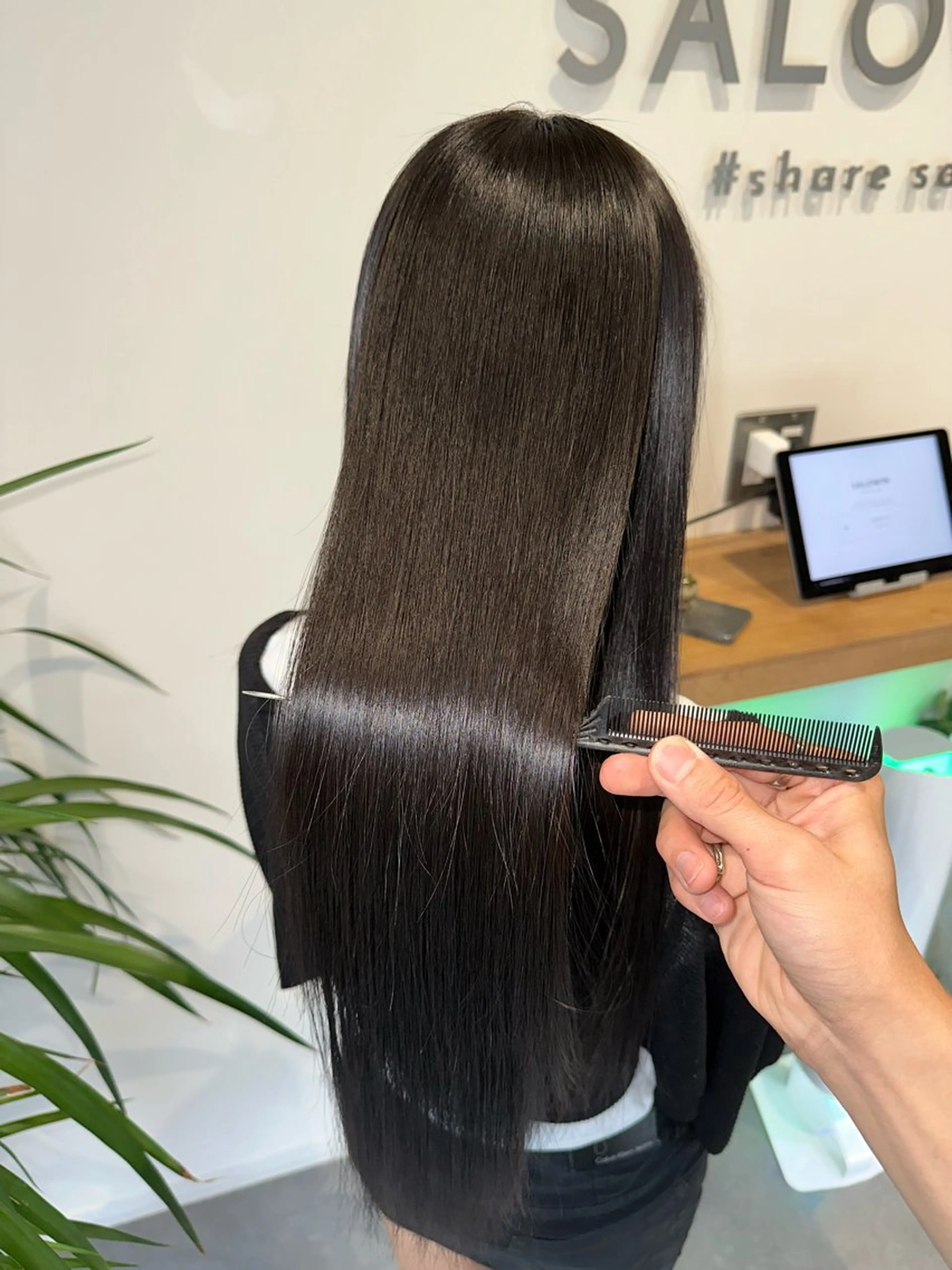 セミロング Wisteria所属・美髪特化✨ 伊織✨縮毛矯正✨のヘアスタイル