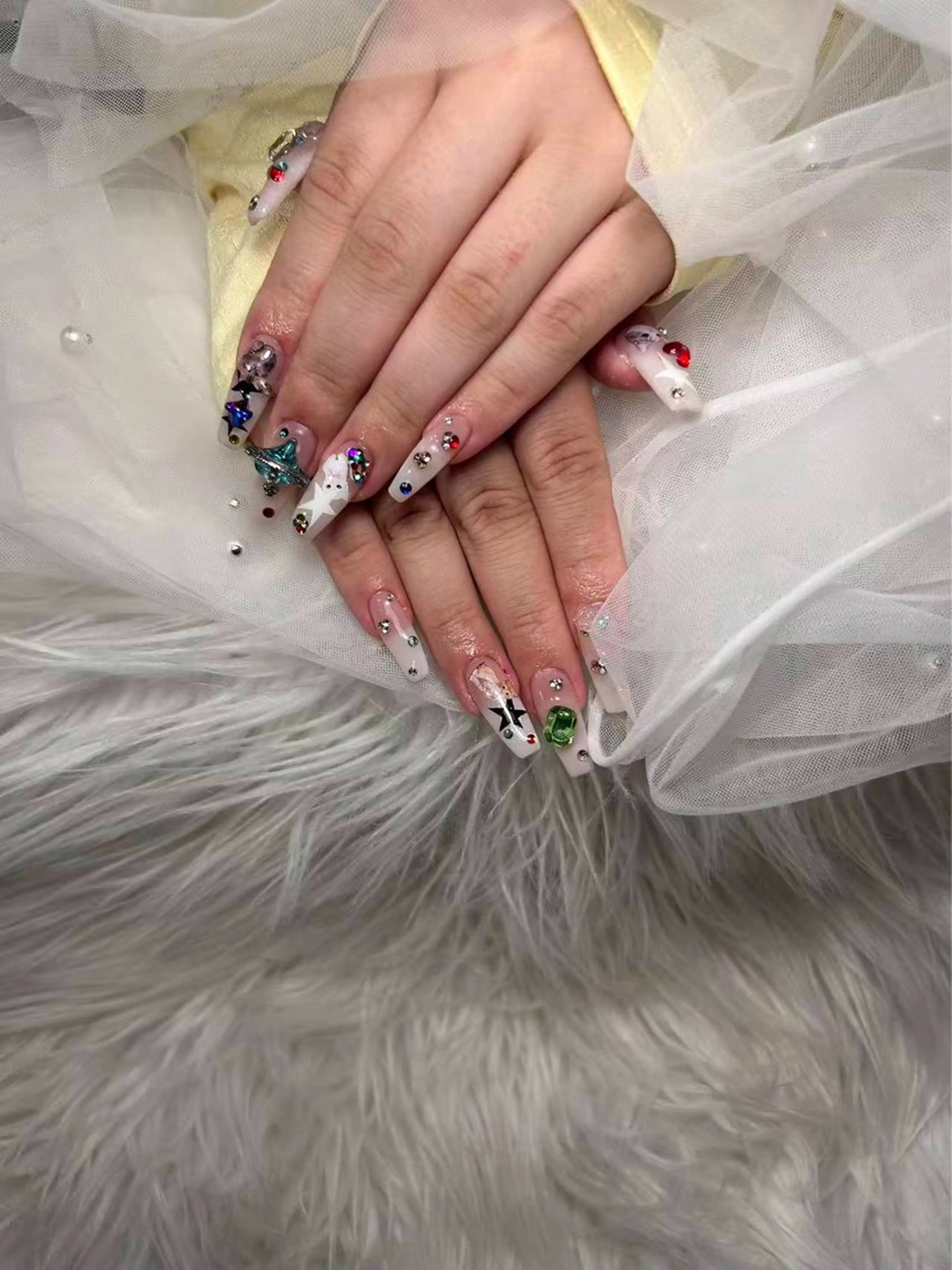 ネイル ハンドネイル 🌈 Laule'aのネイルデザイン