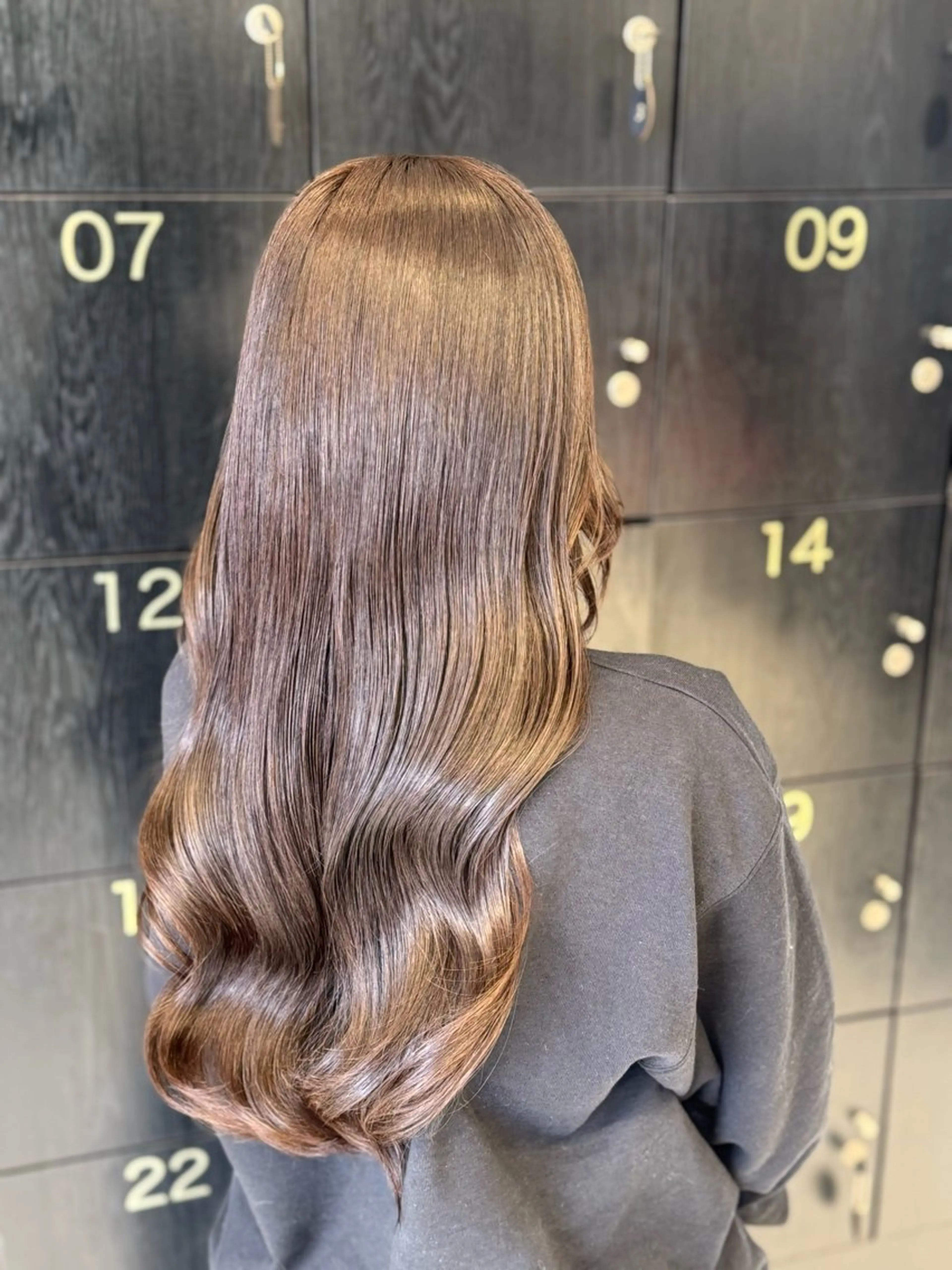 ロング カラー ブラウンカラー ショコラブラウン 伊藤 柚奈のヘアスタイル