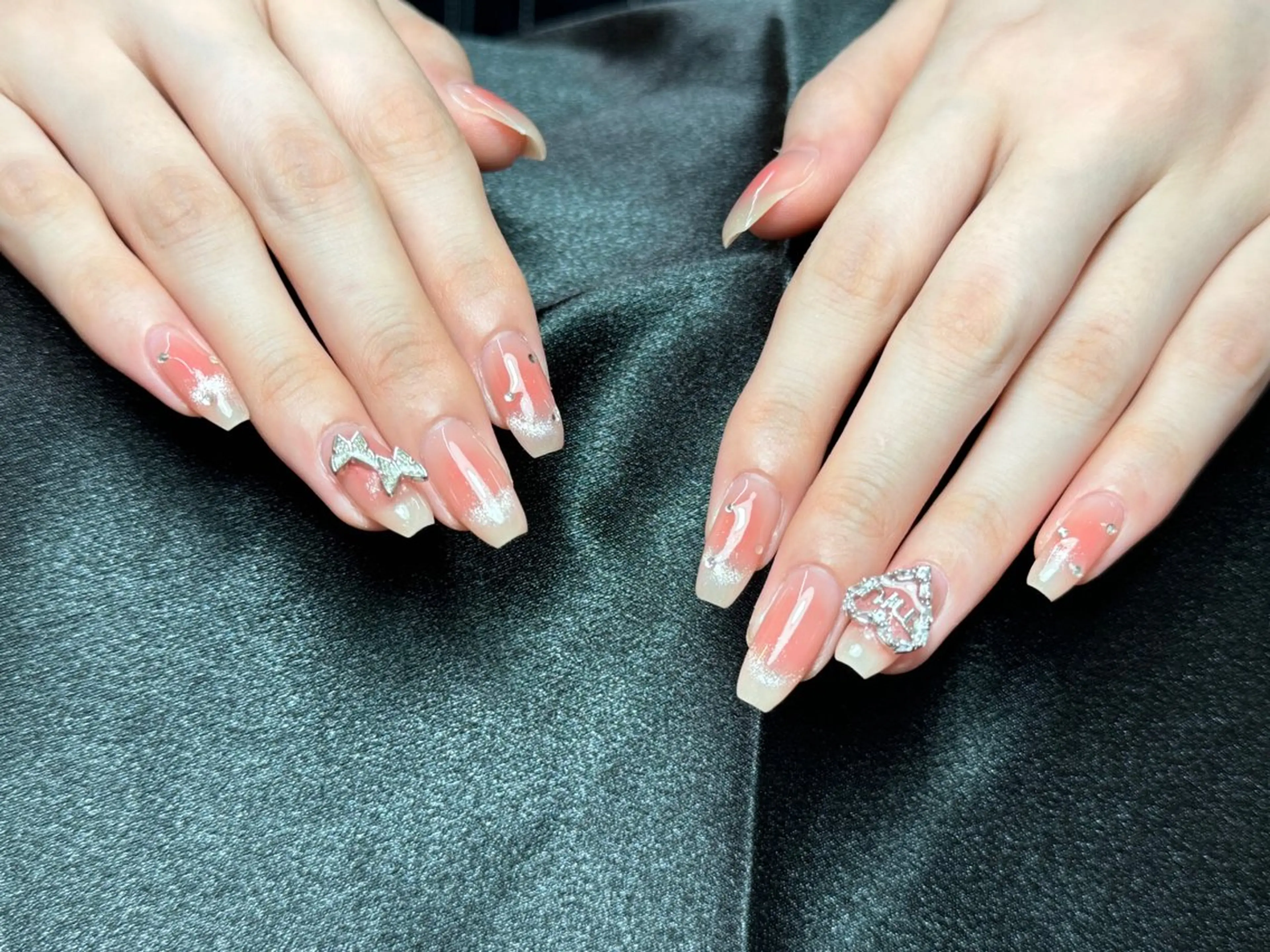 ネイル チークネイル 長さ出し フラッシュネイル フットネイル フレンチネイル Niko nailサロンのネイルデザイン