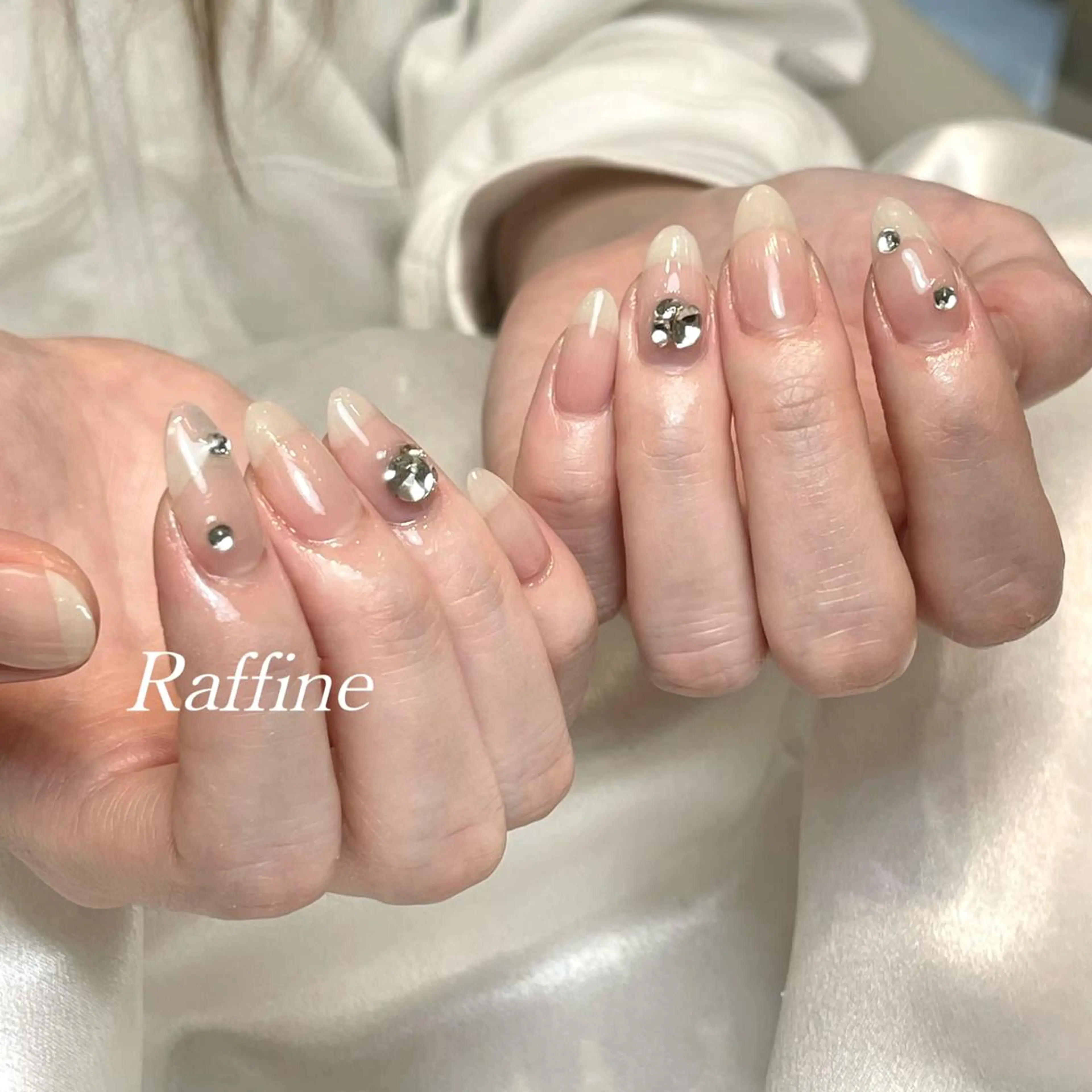 ネイル RAFFINE 月🦋🩵のネイルデザイン