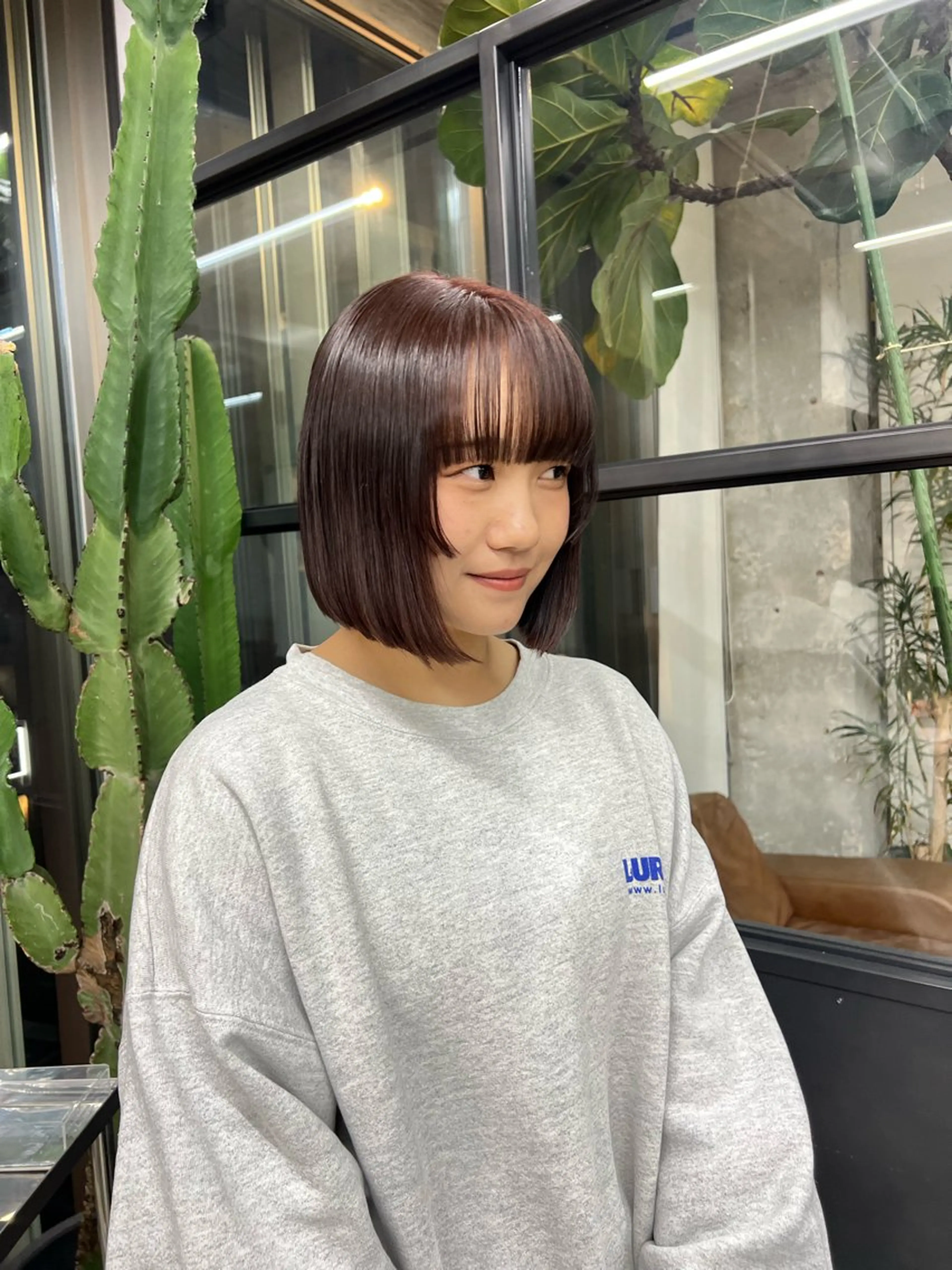 ミディアム カラー ブラウンカラー ピンクカラー ピンクブラウン era所属・azumi/ボブ/暖 色/オリーブ/縮毛のヘアスタイル