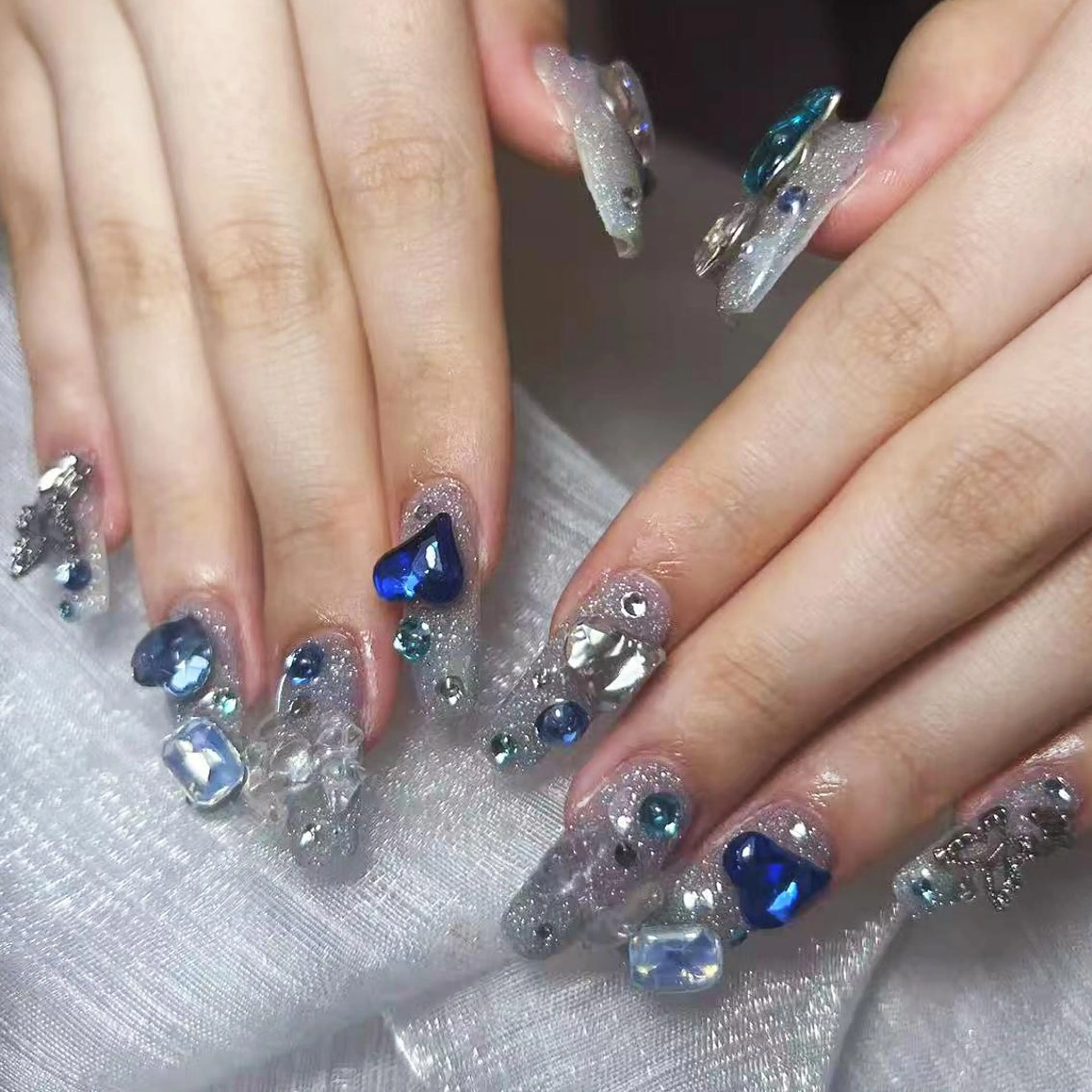 ネイル アートネイル オーロラネイル ガーリー キラキラネイル マグネットネイル ハンドネイル DIAMOND 💦のネイルデザイン