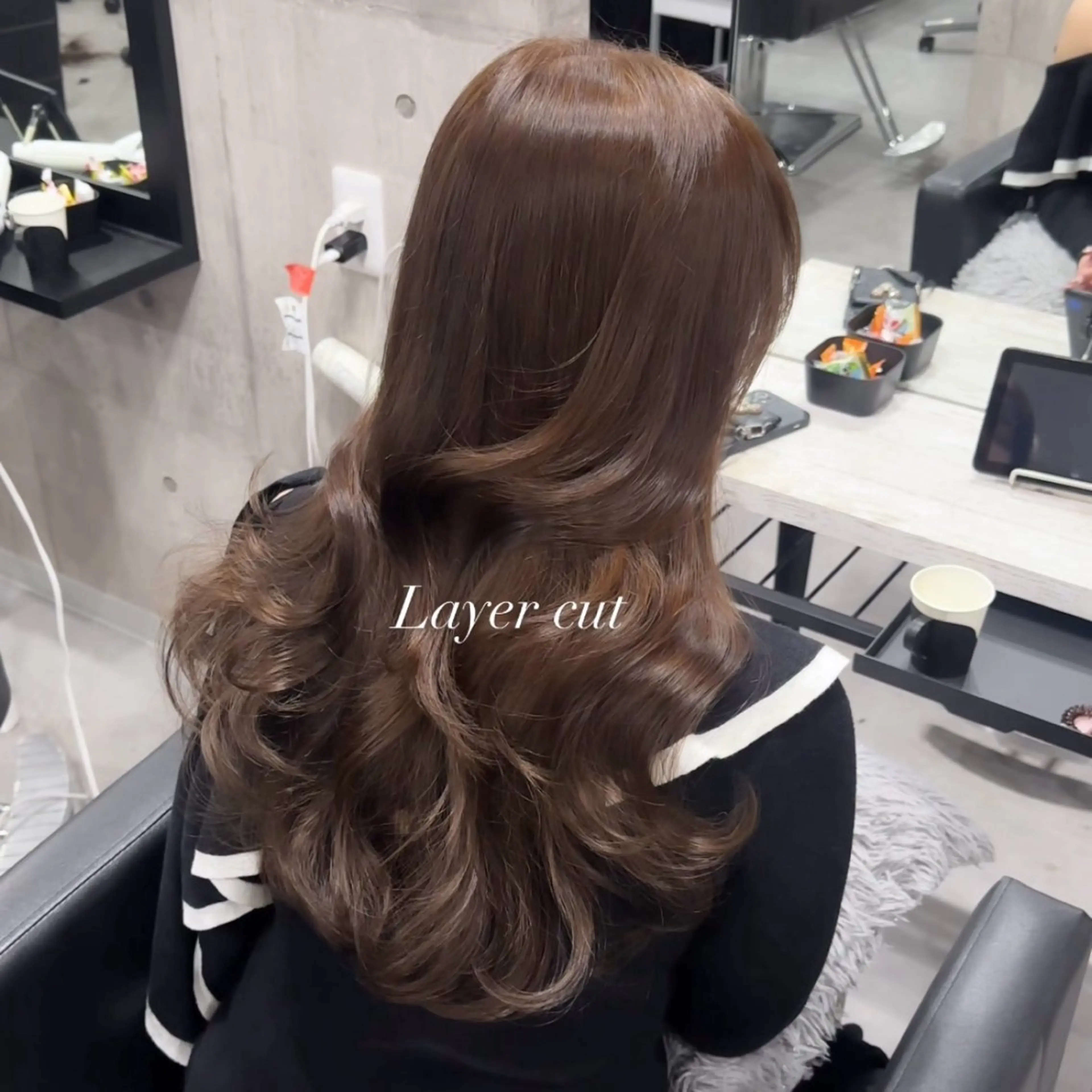 ロング カラー 髪質改善 韓国風ヘア レイヤーカット トリートメント _WHITE +南海難波所属・YUMI YUMIのヘアスタイル