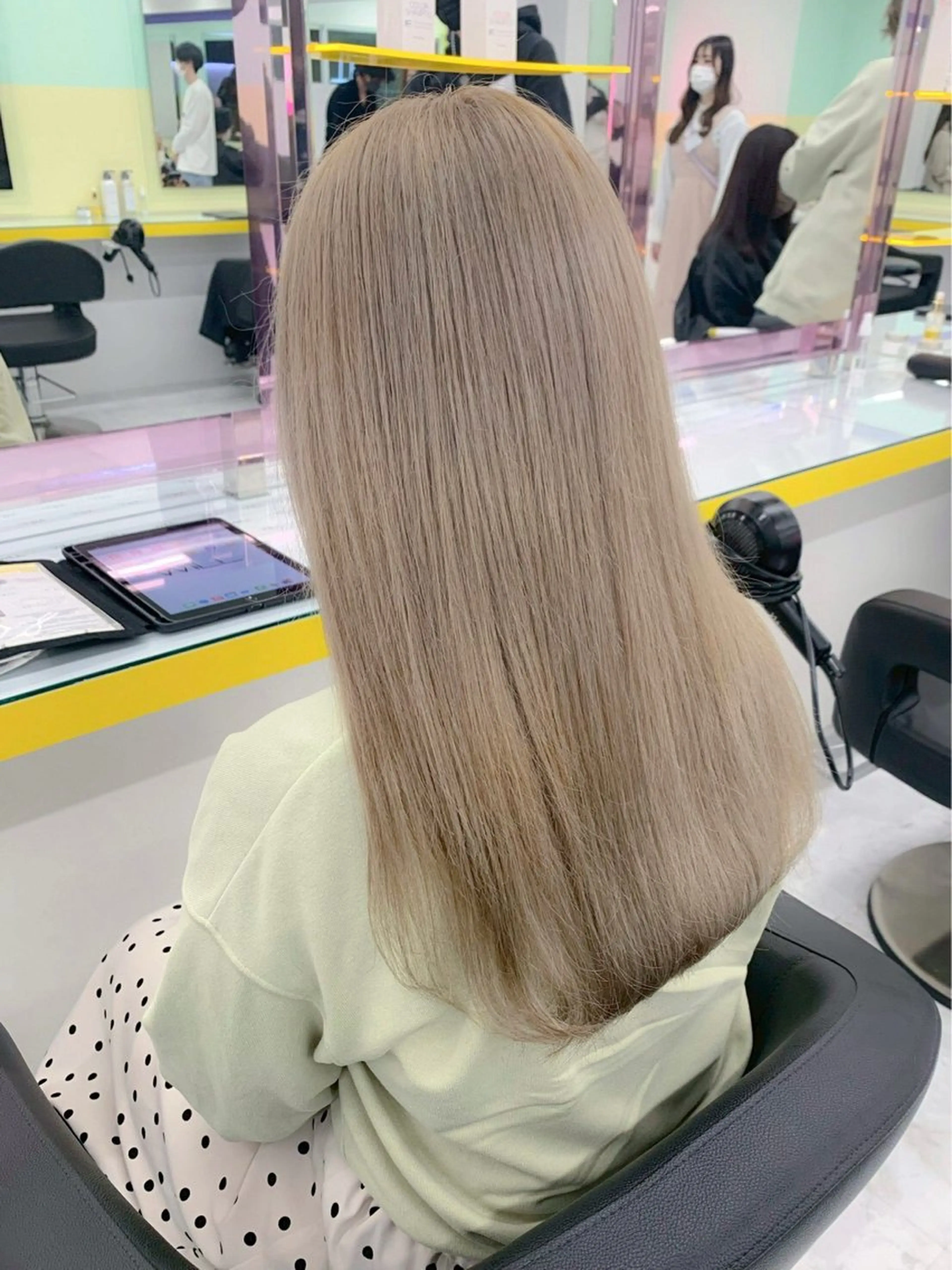 ロング カラー パーマ ヘアアレンジ ヘアカラー 🫧透明感ブリーチ 似合わせ🫧あい🫧のヘアスタイル