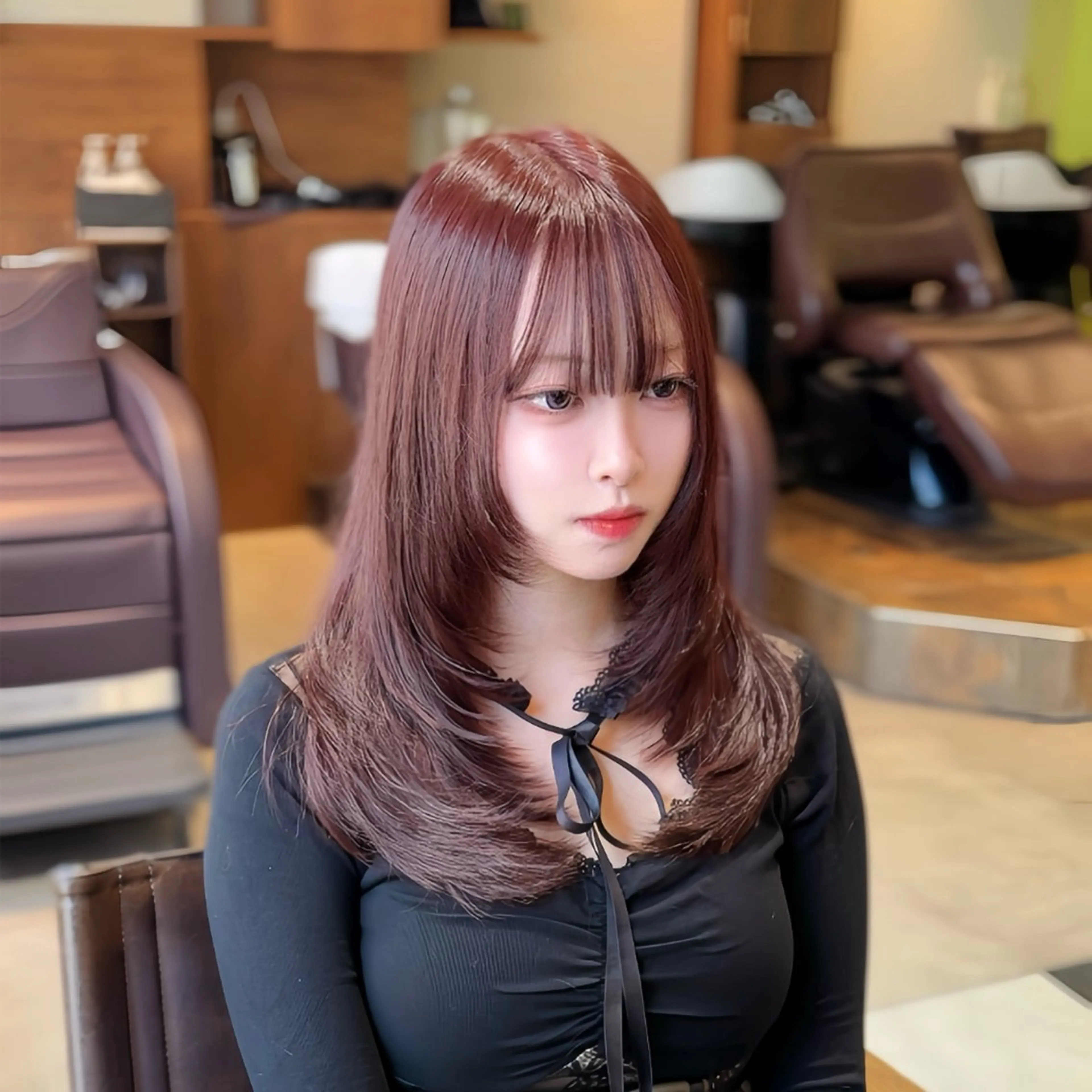 ミディアム カラー ブリーチ ブリーチなしカラー レッドカラー レイヤーカット カット ヘアカラー トリートメント ✨ハッシュカット✨ ユウキ✨のヘアスタイル