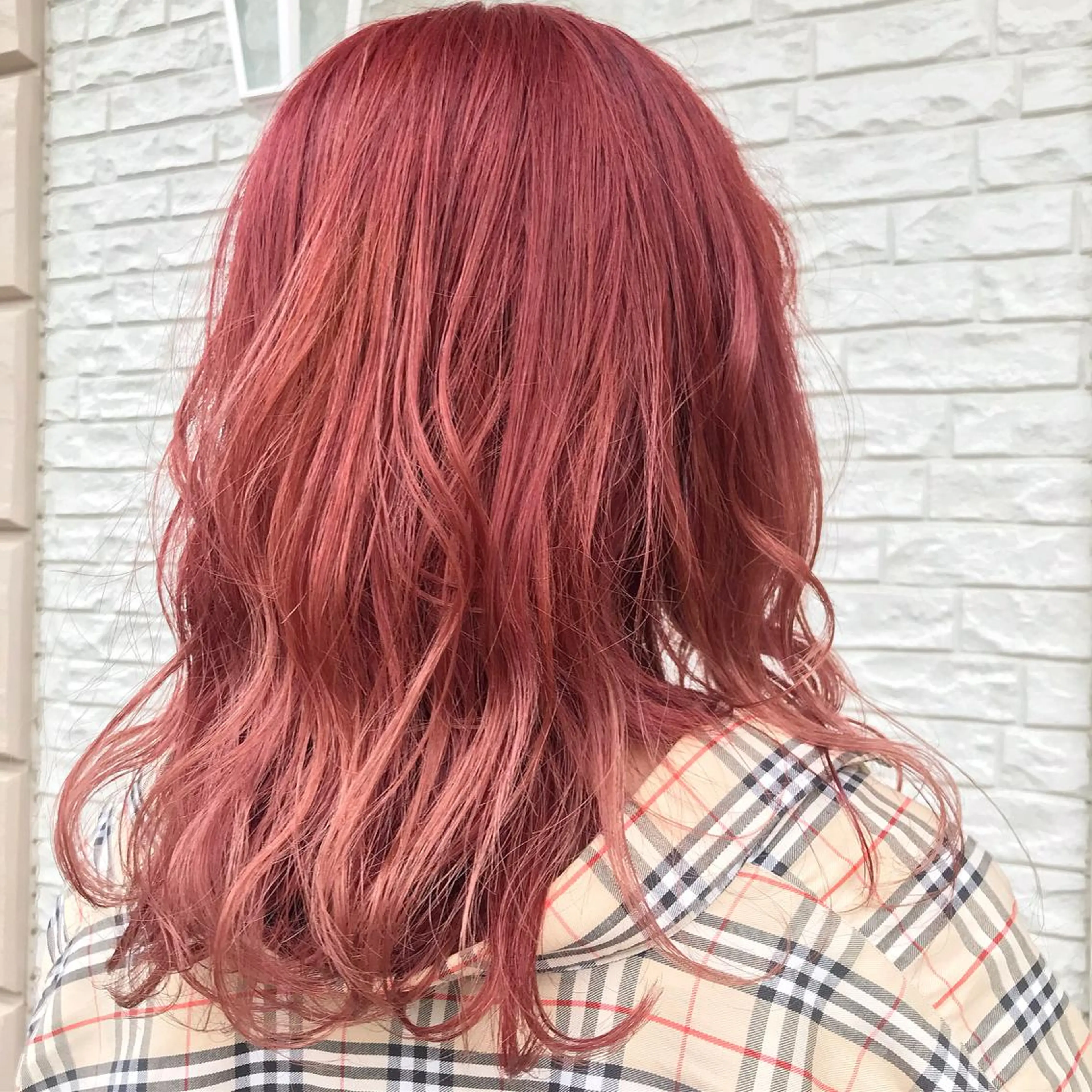 セミロング カラー ブリーチ ピンクカラー レッドカラー 美髪矯正/ハイトーン 🪸🩰ヒナコのヘアスタイル