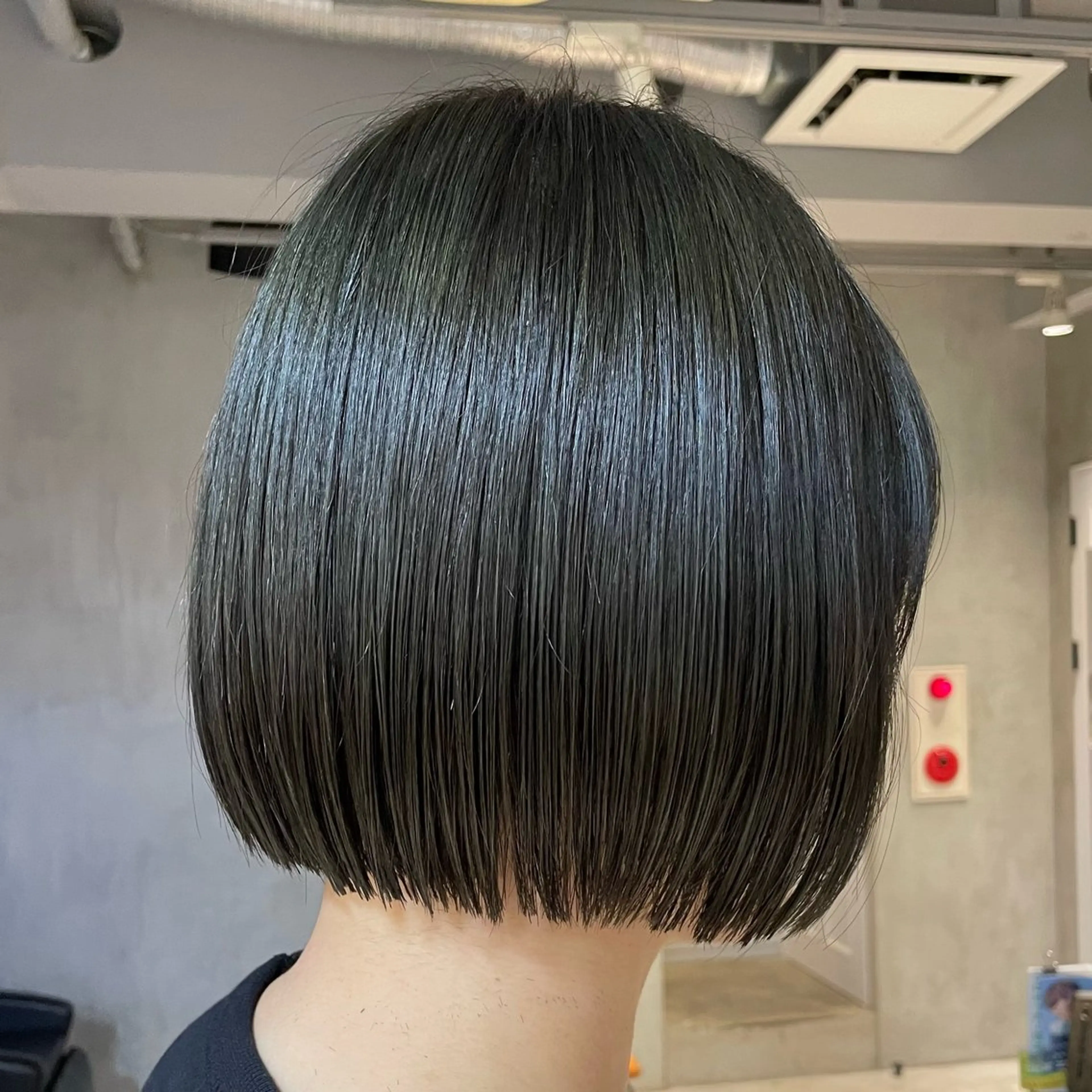 ショート カラー グレージュ カーキグレージュ ひなた / elima調布のヘアスタイル