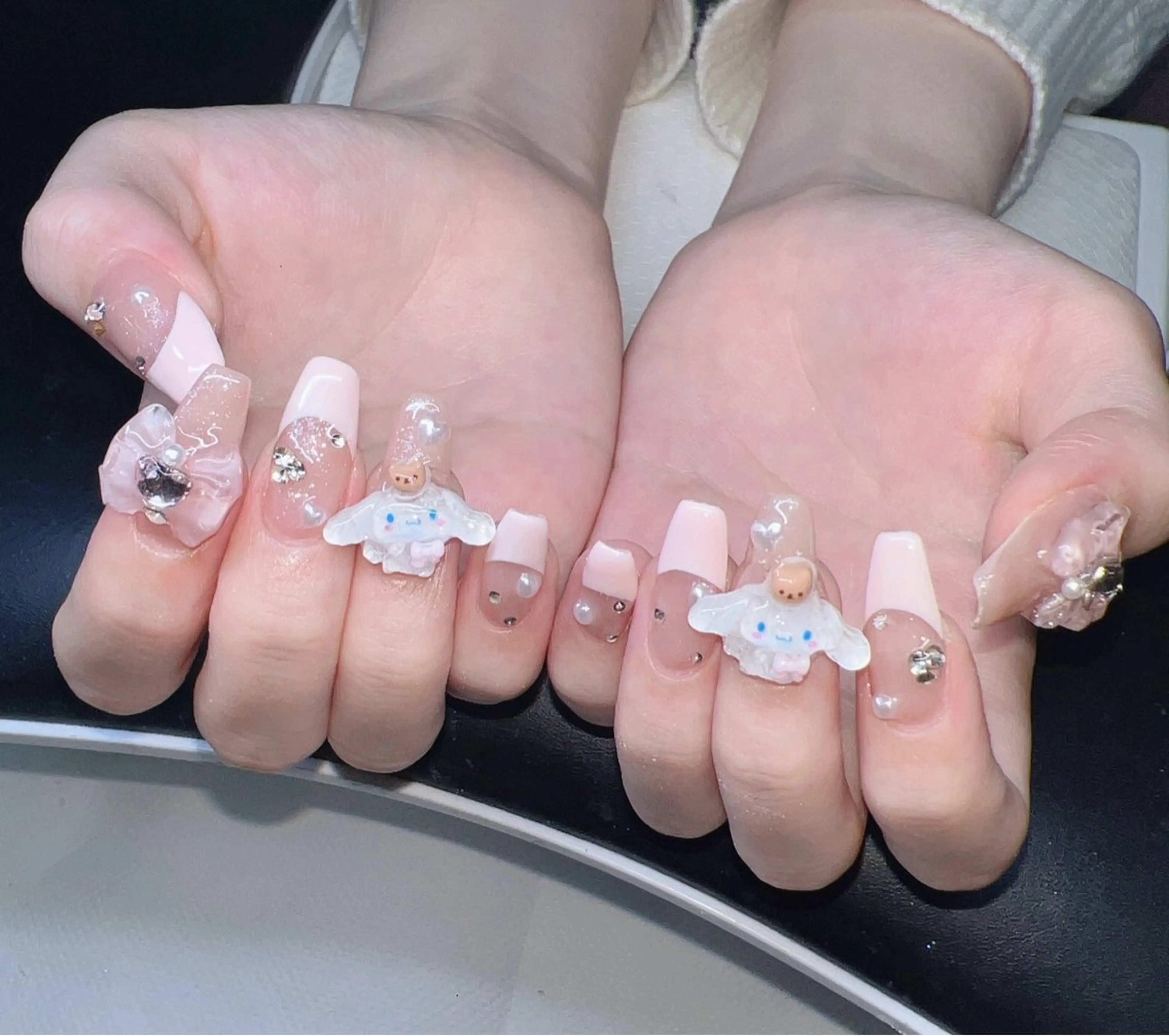 ネイル オーロラネイル チークネイル 長さ出し フットネイル フレンチネイル ハンドネイル Lee Nailsのネイルデザイン