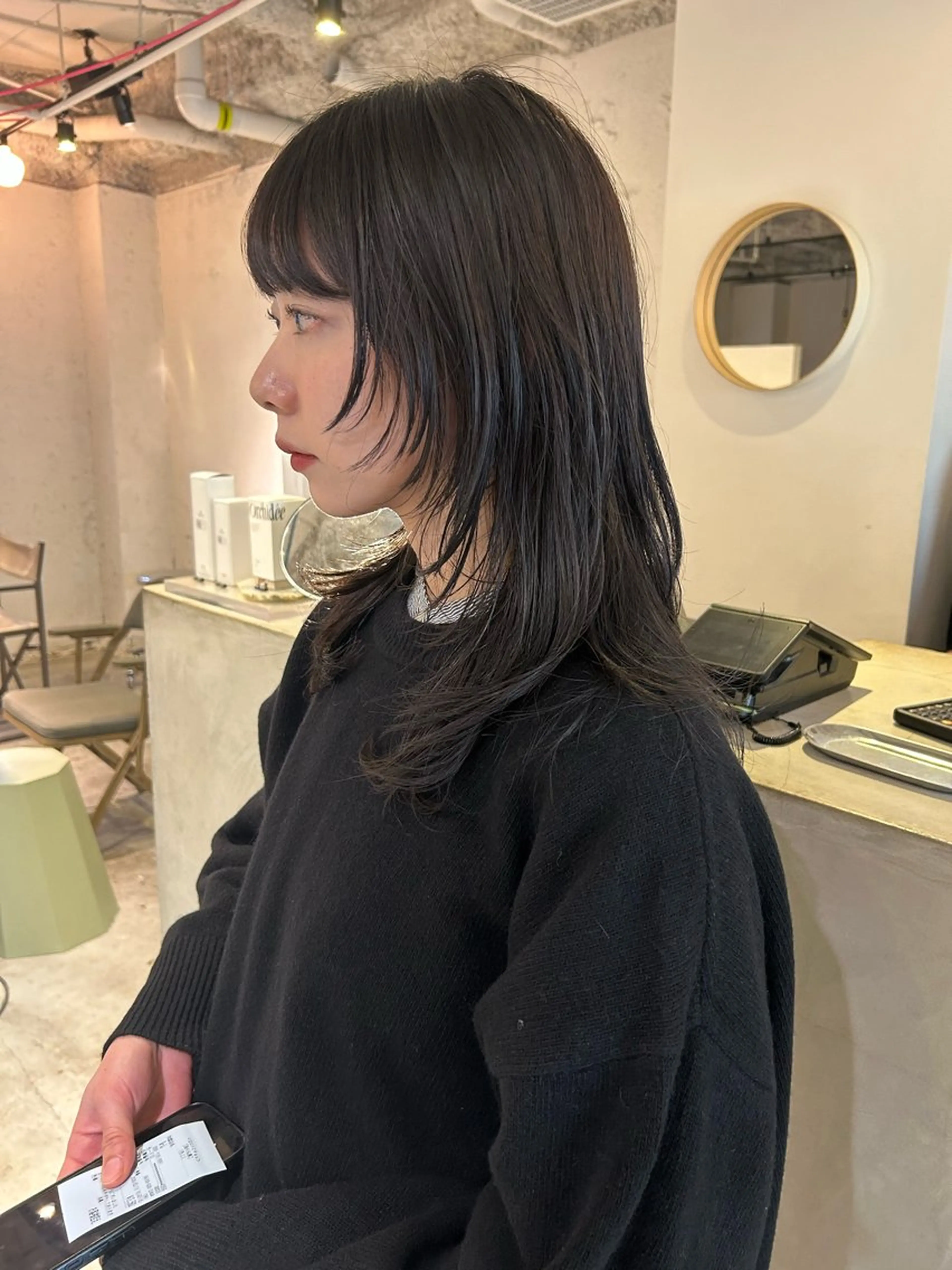セミロング カラー レイヤーカット ウルフカット ウルフレイヤー カット ヘアカラー トリートメント Loom.所属・村上雅人 ナチュラルモードのヘアスタイル