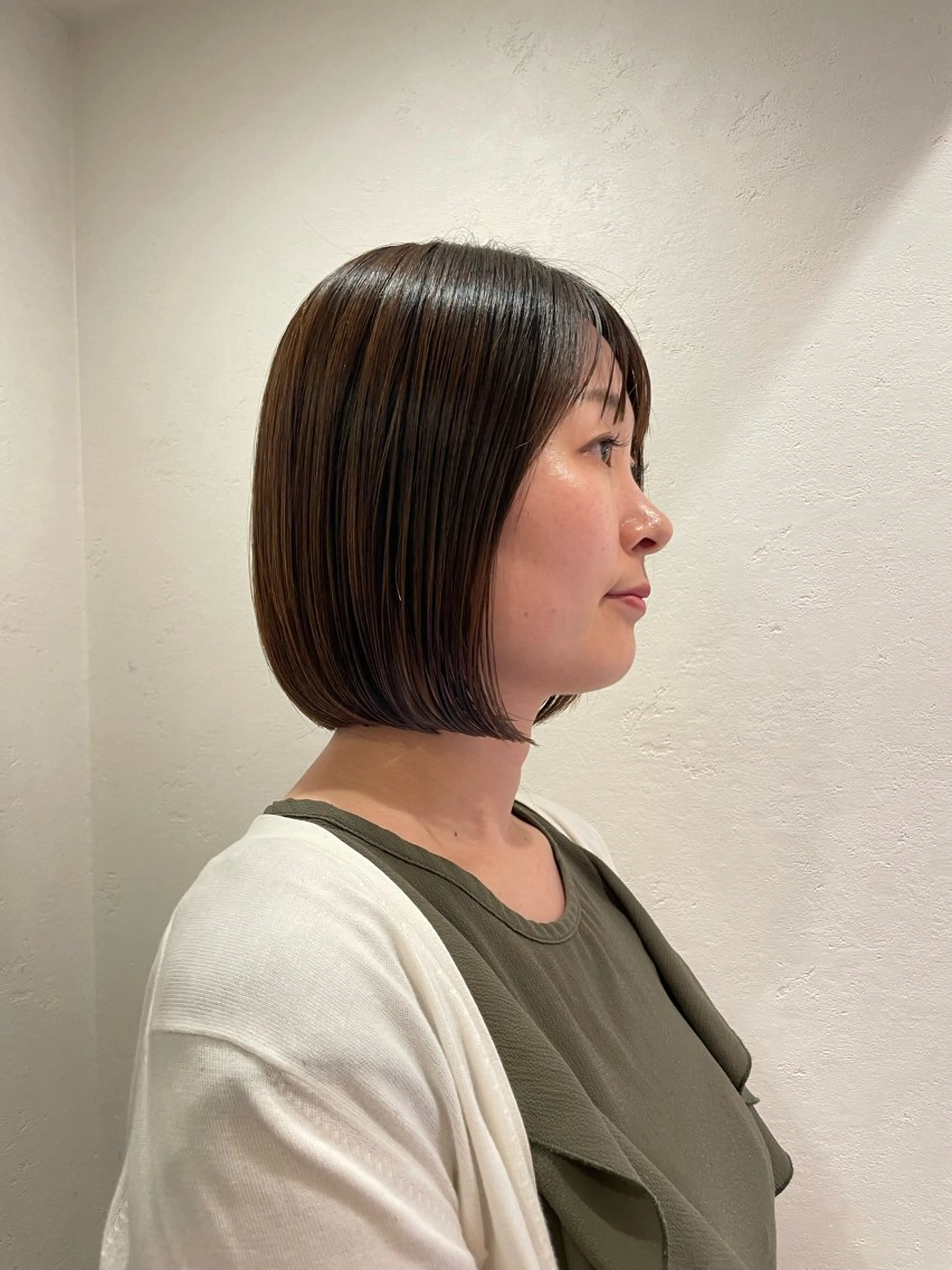 ショート カラー カット ヘアカラー トリートメント 💖ボブ/髪質改善 顔周りレイヤー/ユイのヘアスタイル