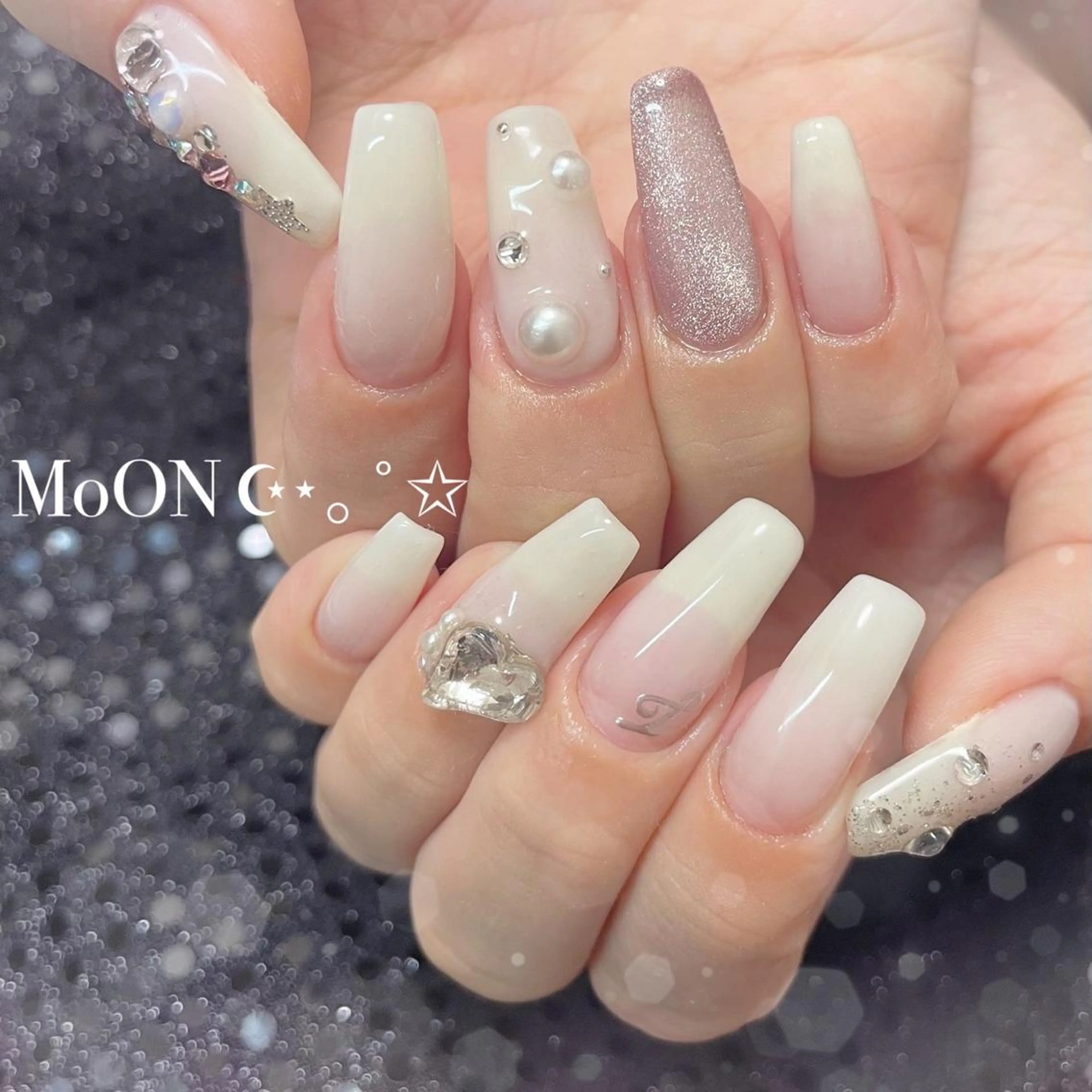 ネイル ハート ストーンネイル ハンドネイル ハンドケア MoON...❤︎ MeGuのネイルデザイン