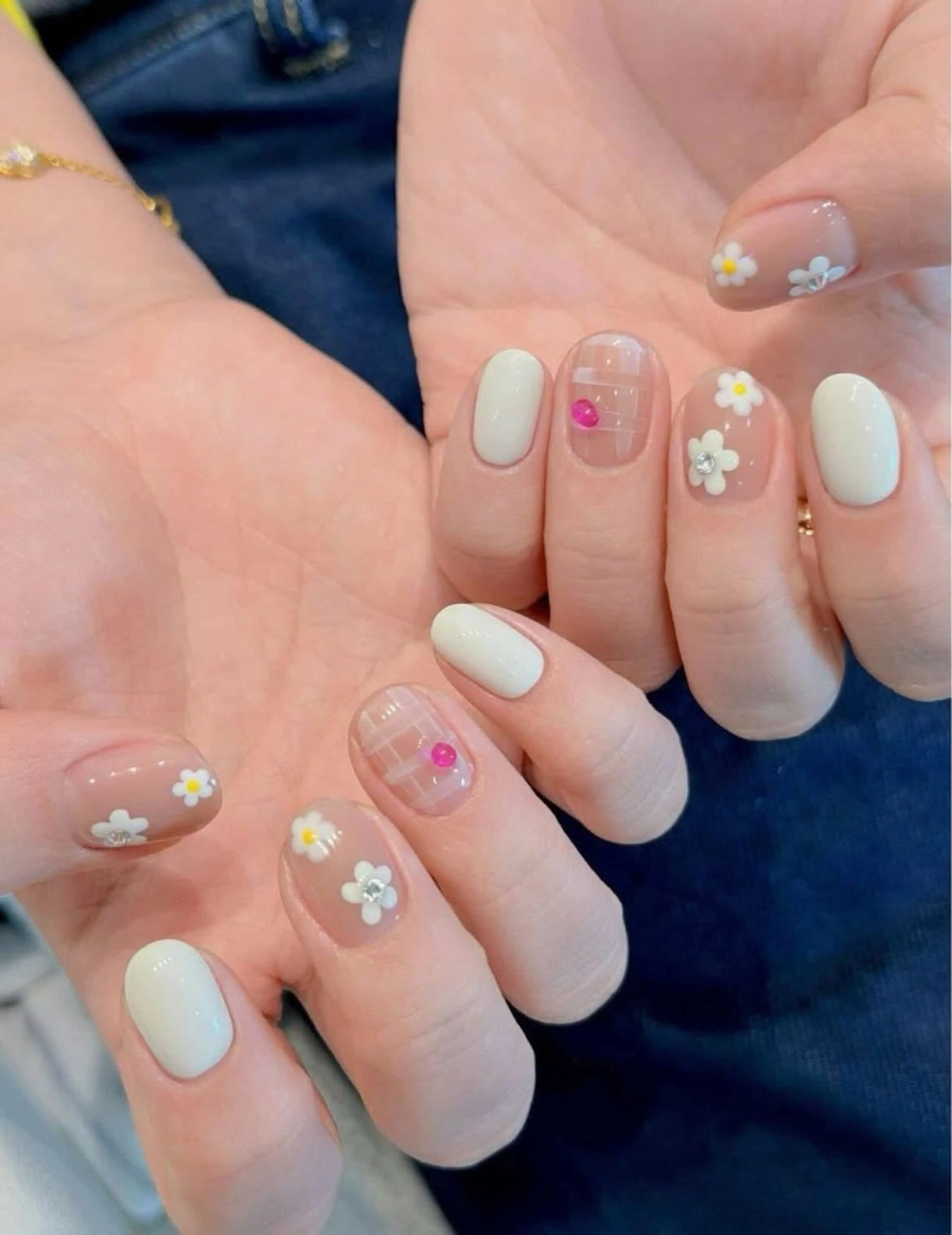 ネイル オーロラネイル ブルー チークネイル 長さ出し フットネイル ハンドネイル JIN 168 新大久保のネイルデザイン